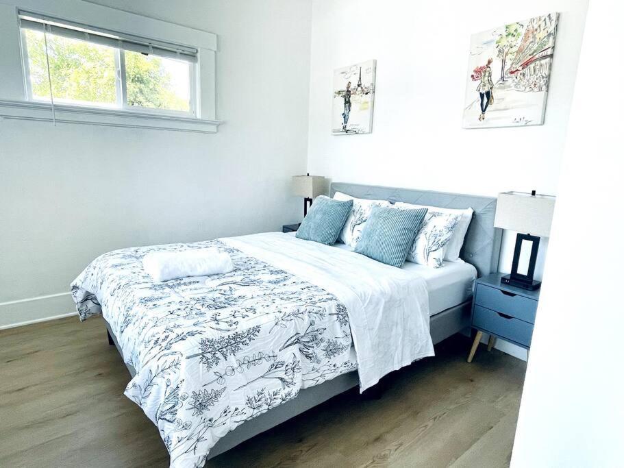 456a - Downtown Spacious 1br Home/parking/wifi Holiday home