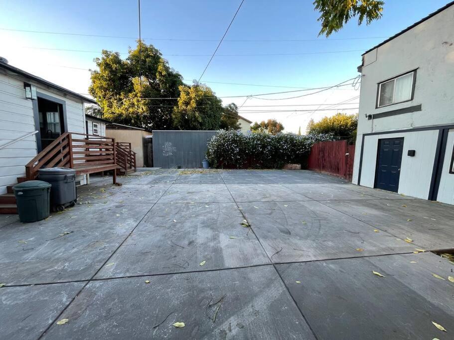 456a - Downtown Spacious 1br Home/parking/wifi *