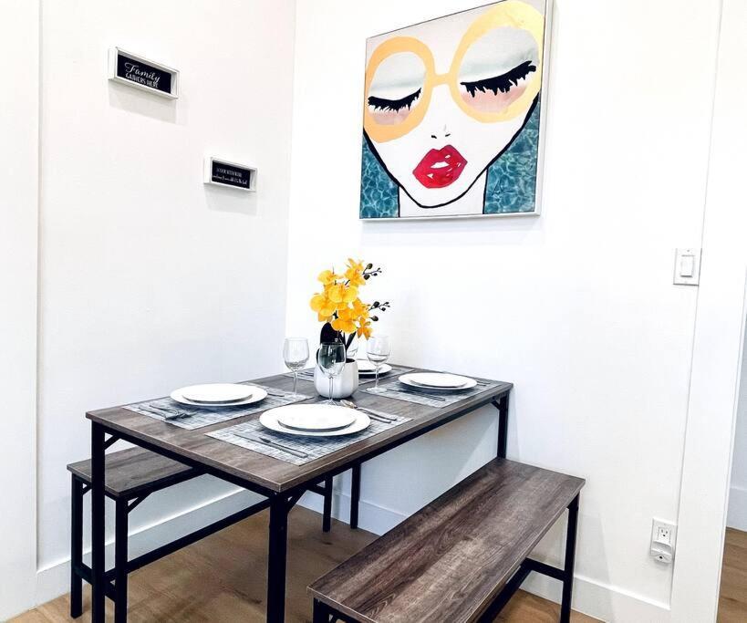 456a - Downtown Spacious 1br Home/parking/wifi Holiday home *