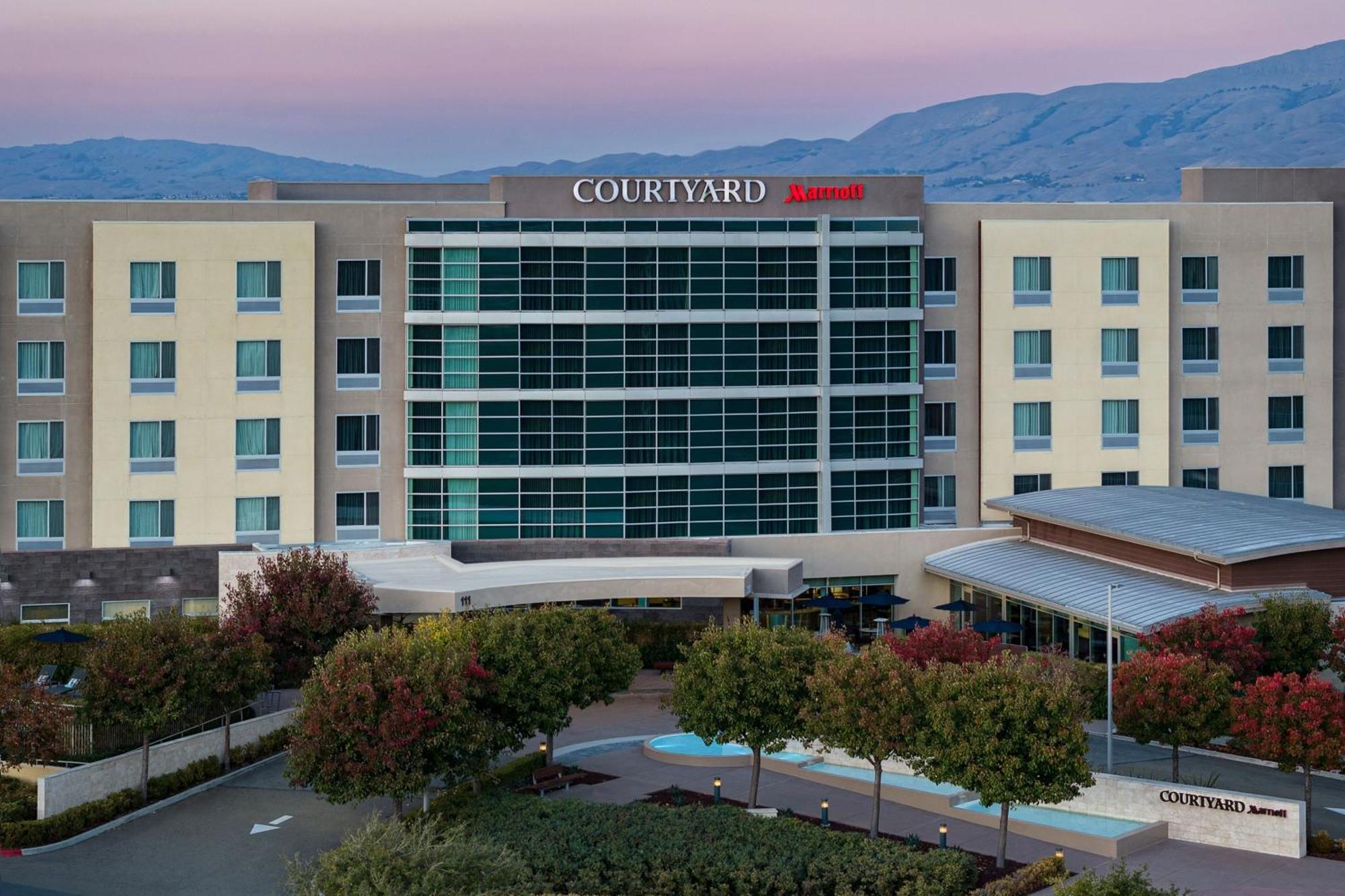 Courtyard By Marriott North/ Silicon Valley