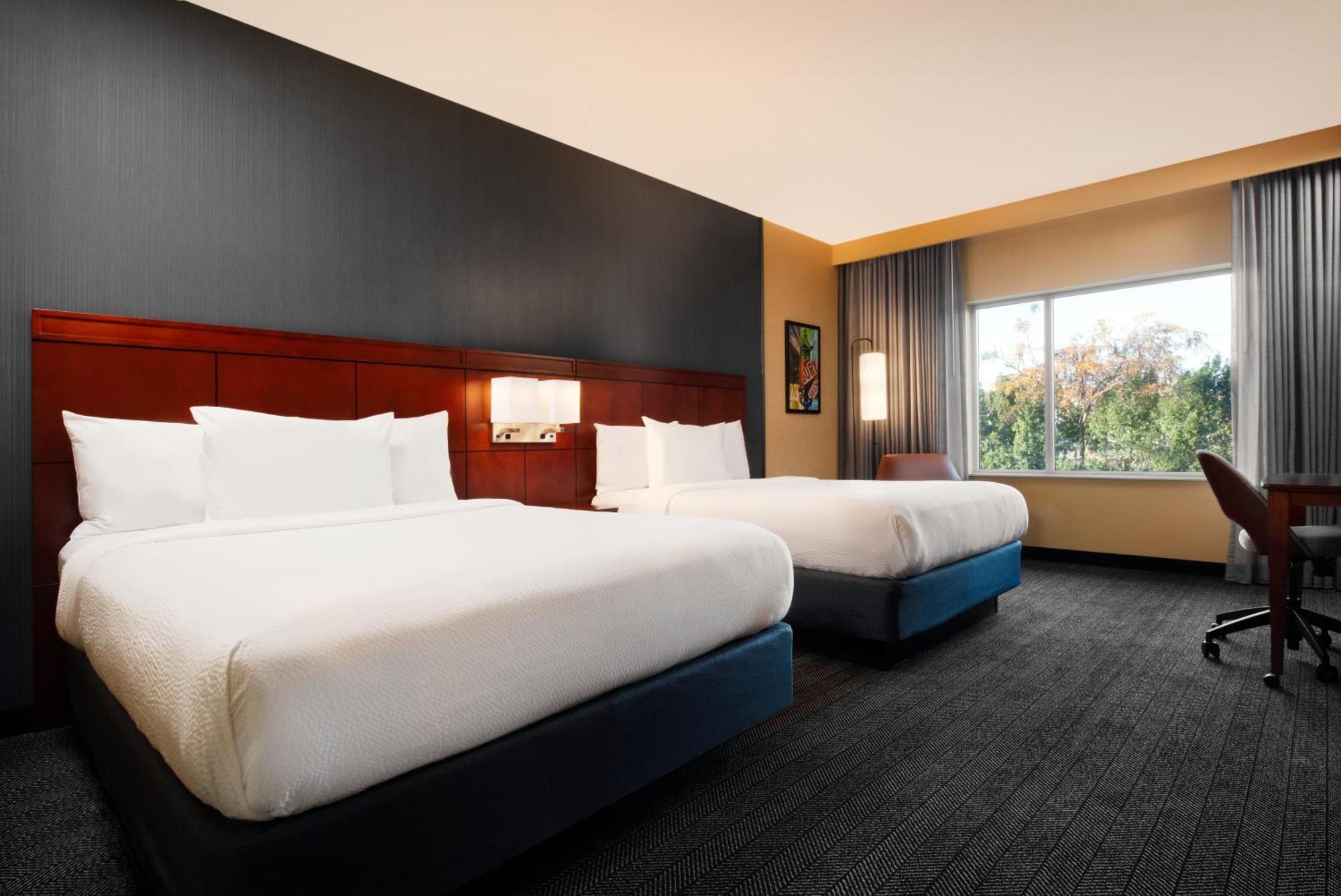 Courtyard By Marriott North/ Silicon Valley Hotel 3*