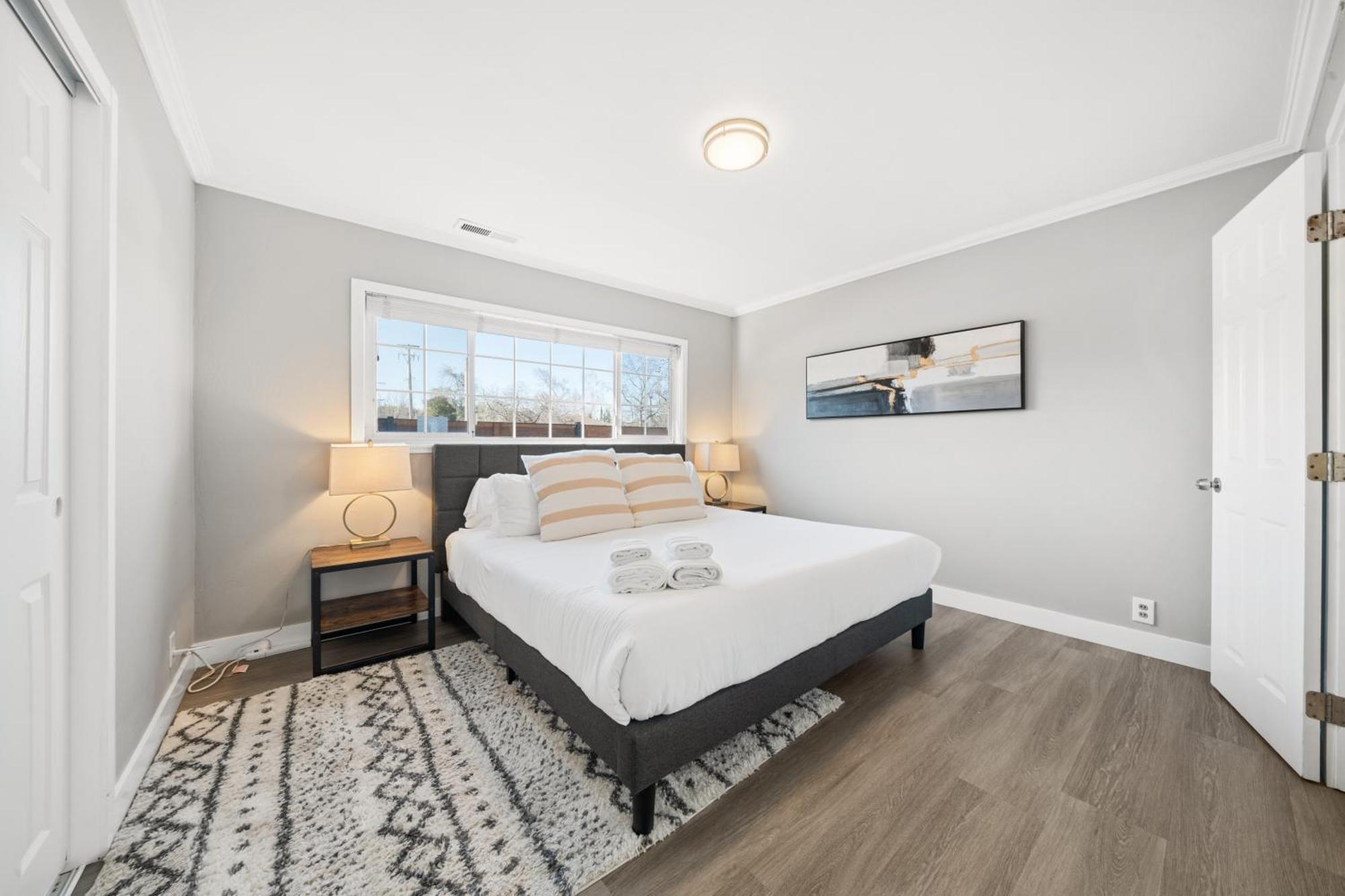 4br Sweet Prime Location - 2 Master Br *