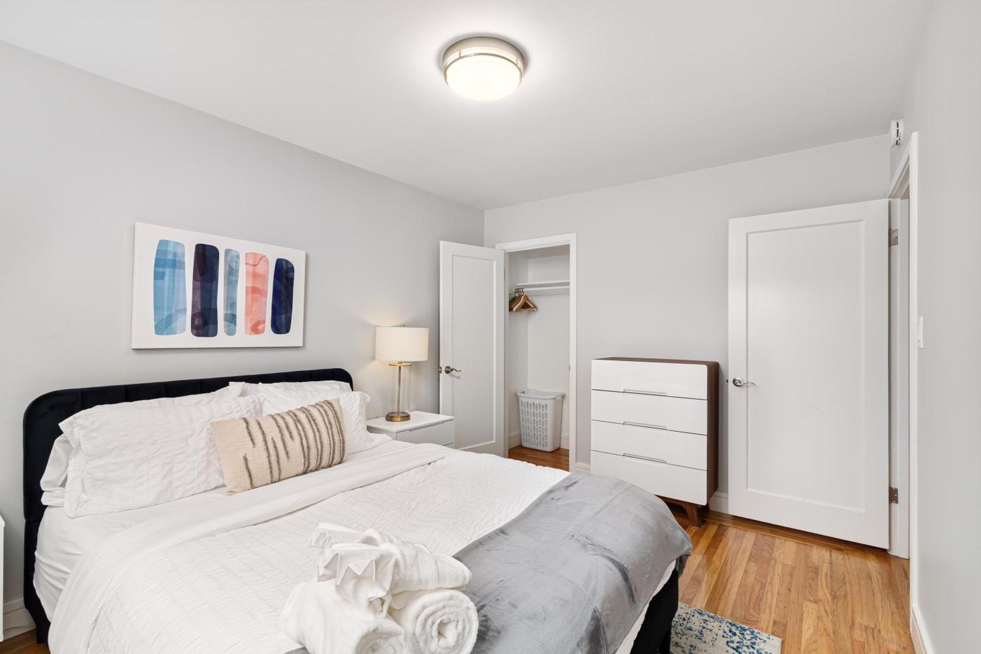 Holiday home @ Marbella Lane - Immaculate & Cozy 3br *