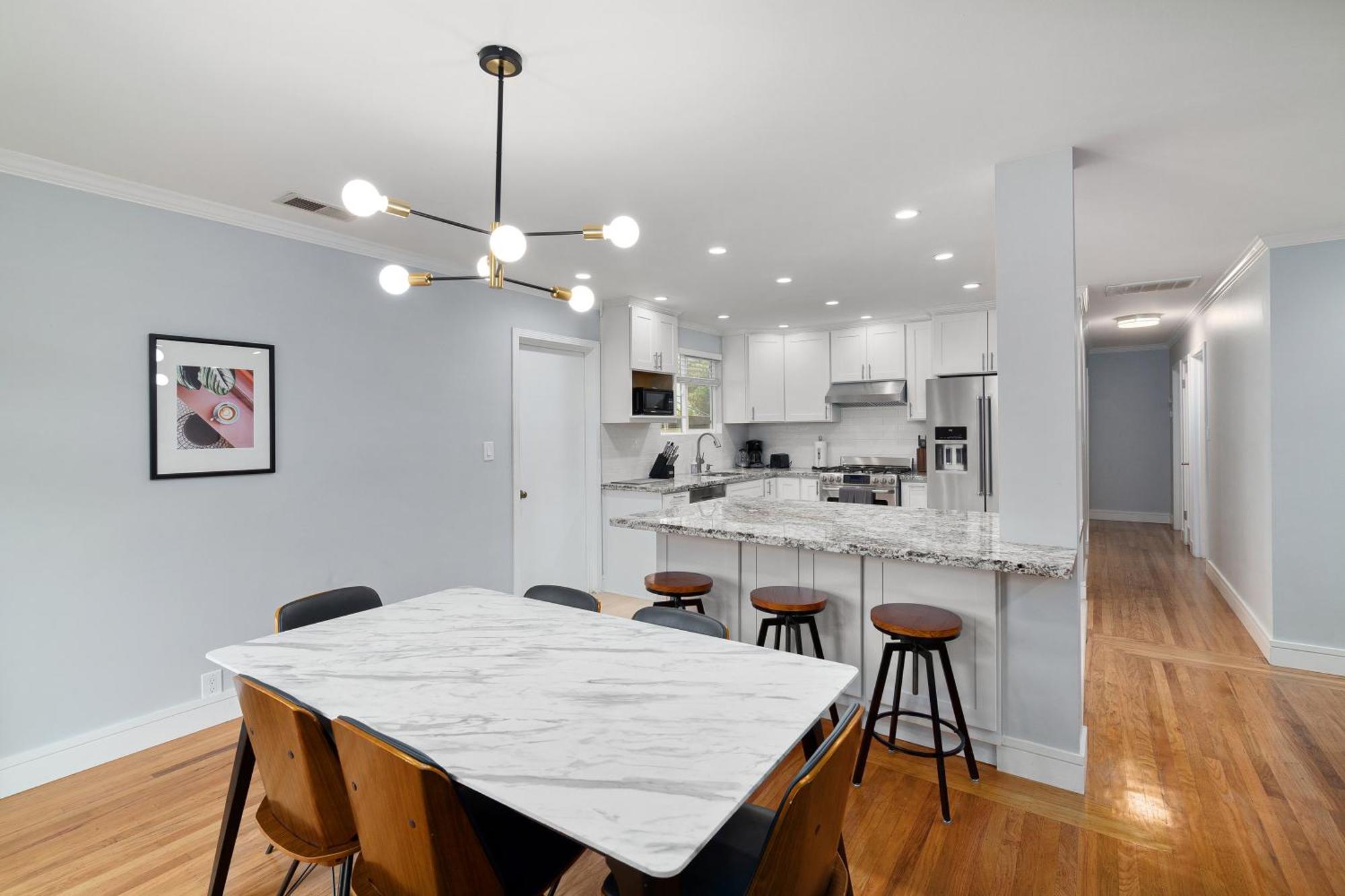 Holiday home @ Marbella Lane - Immaculate & Cozy 3br