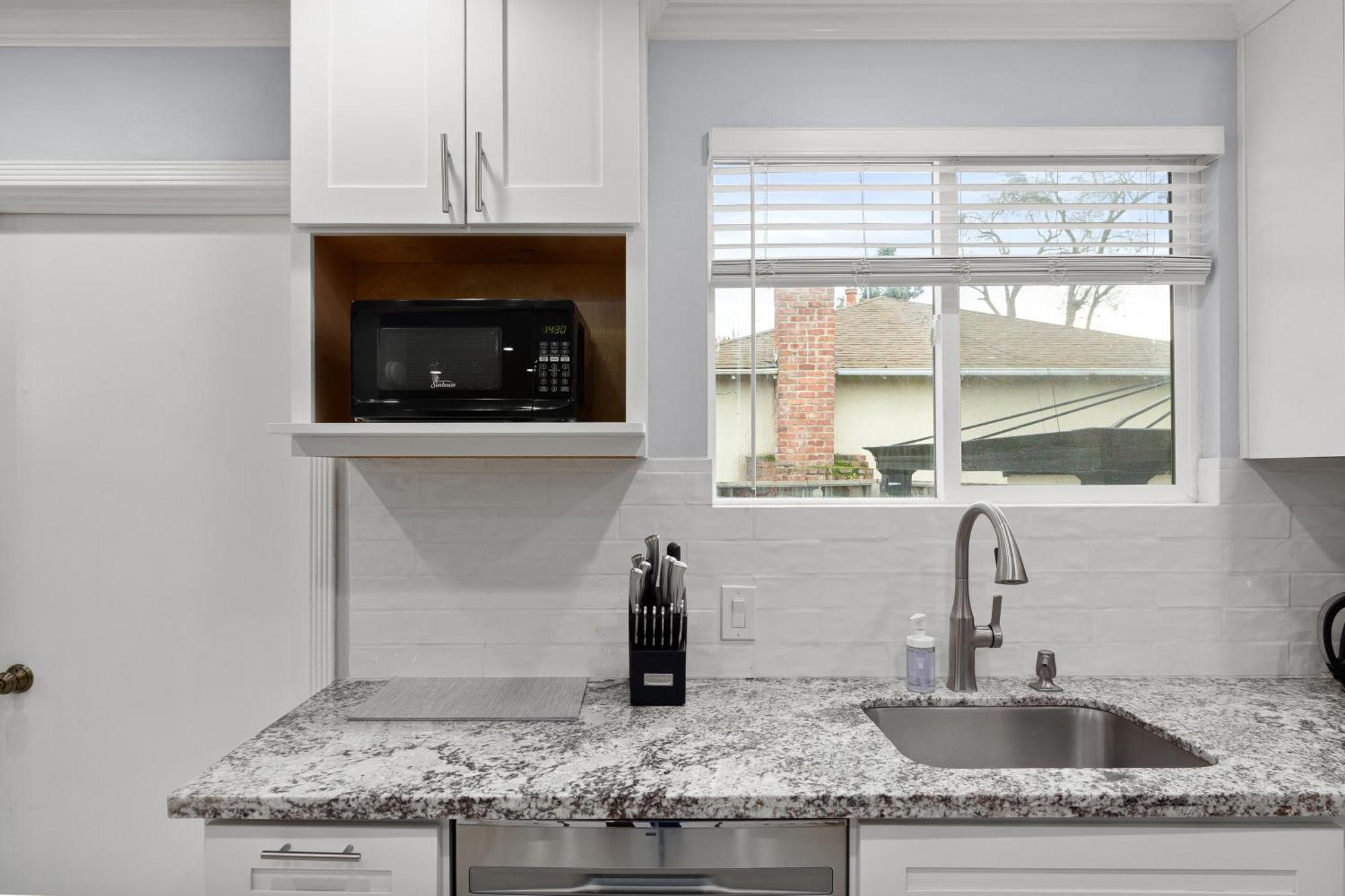Holiday home @ Marbella Lane - Immaculate & Cozy 3br San Jose