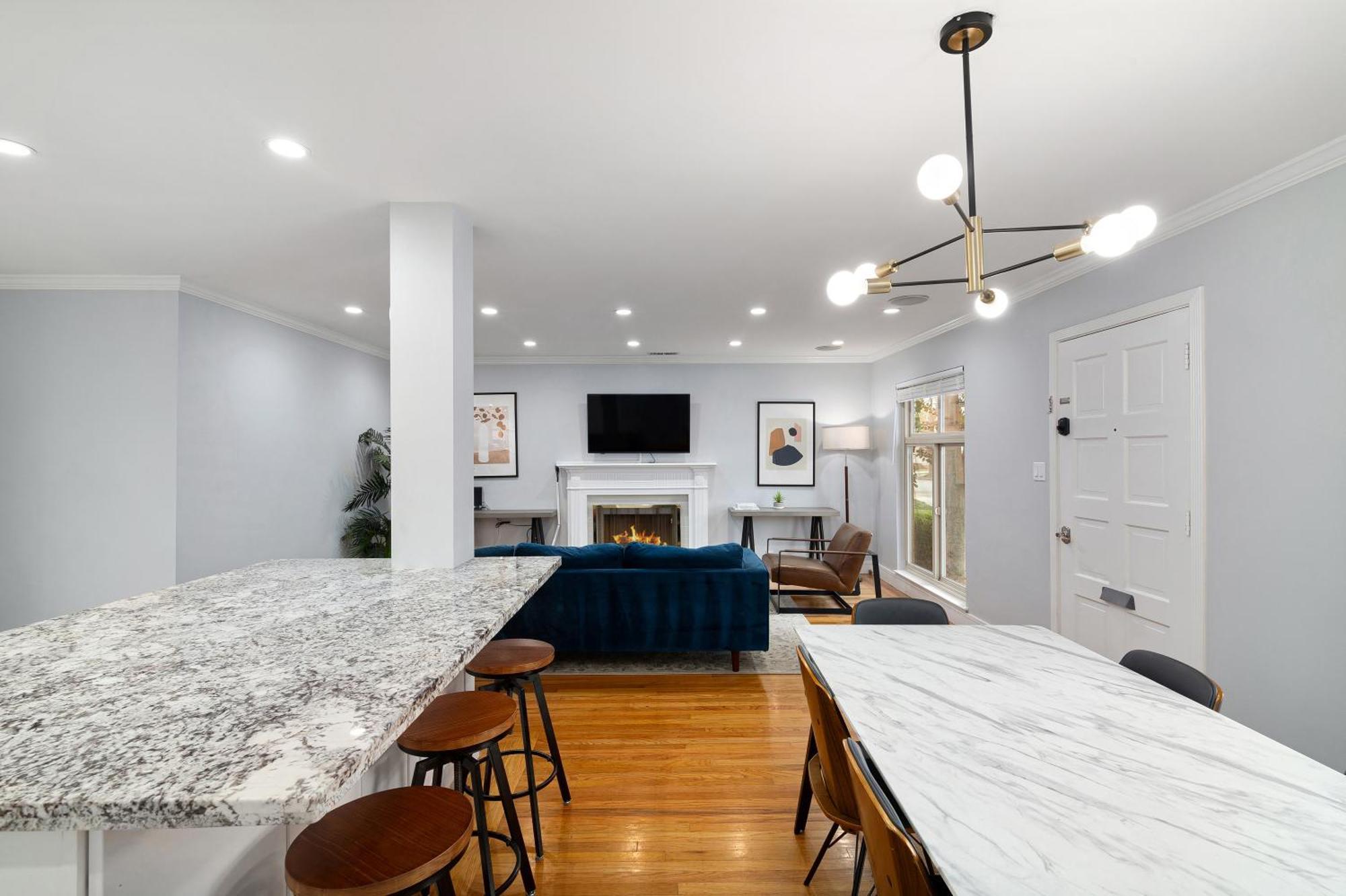 Holiday home @ Marbella Lane - Immaculate & Cozy 3br San Jose