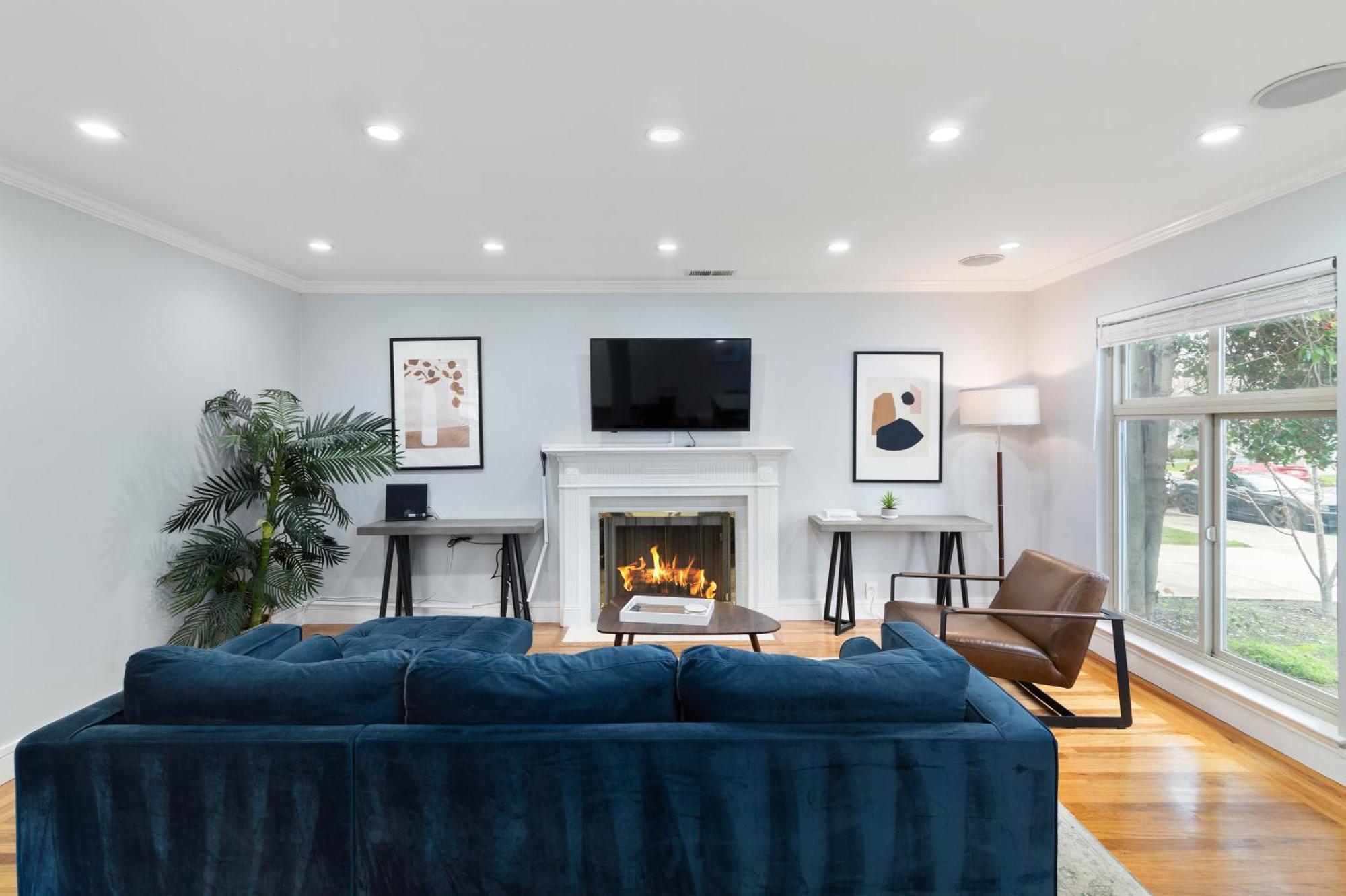 Holiday home @ Marbella Lane - Immaculate & Cozy 3br *