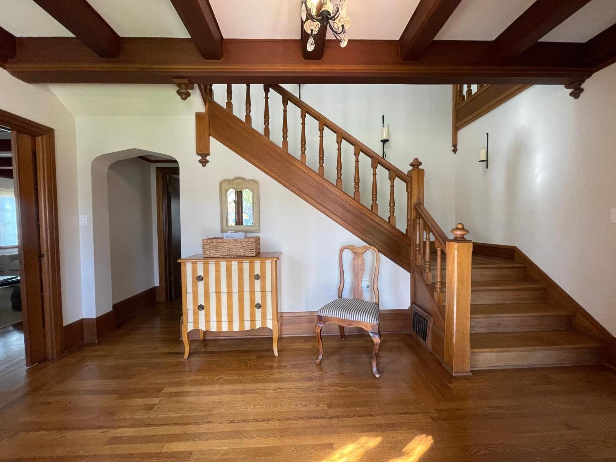 Holiday home Timeless Tudor W/ Game Room, Pool Table & Hot Tub San Jose
