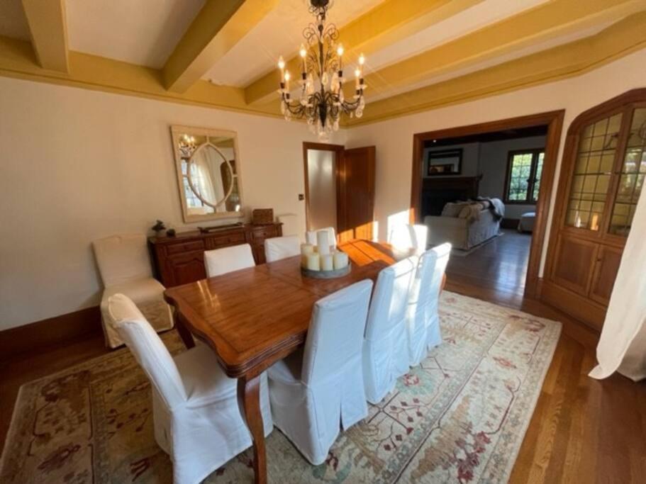 Holiday home Timeless Tudor W/ Game Room, Pool Table & Hot Tub *
