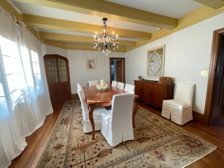 Holiday home Timeless Tudor W/ Game Room, Pool Table & Hot Tub San Jose