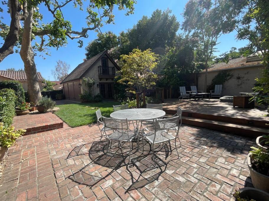 Holiday home Timeless Tudor W/ Game Room, Pool Table & Hot Tub