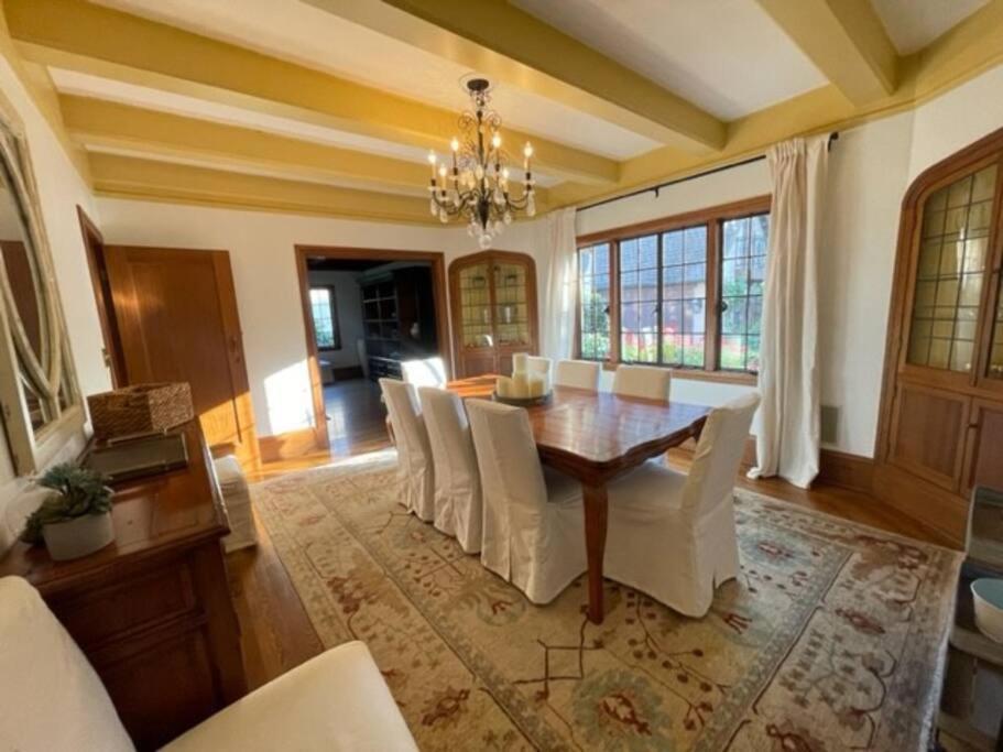 Timeless Tudor W/ Game Room, Pool Table & Hot Tub