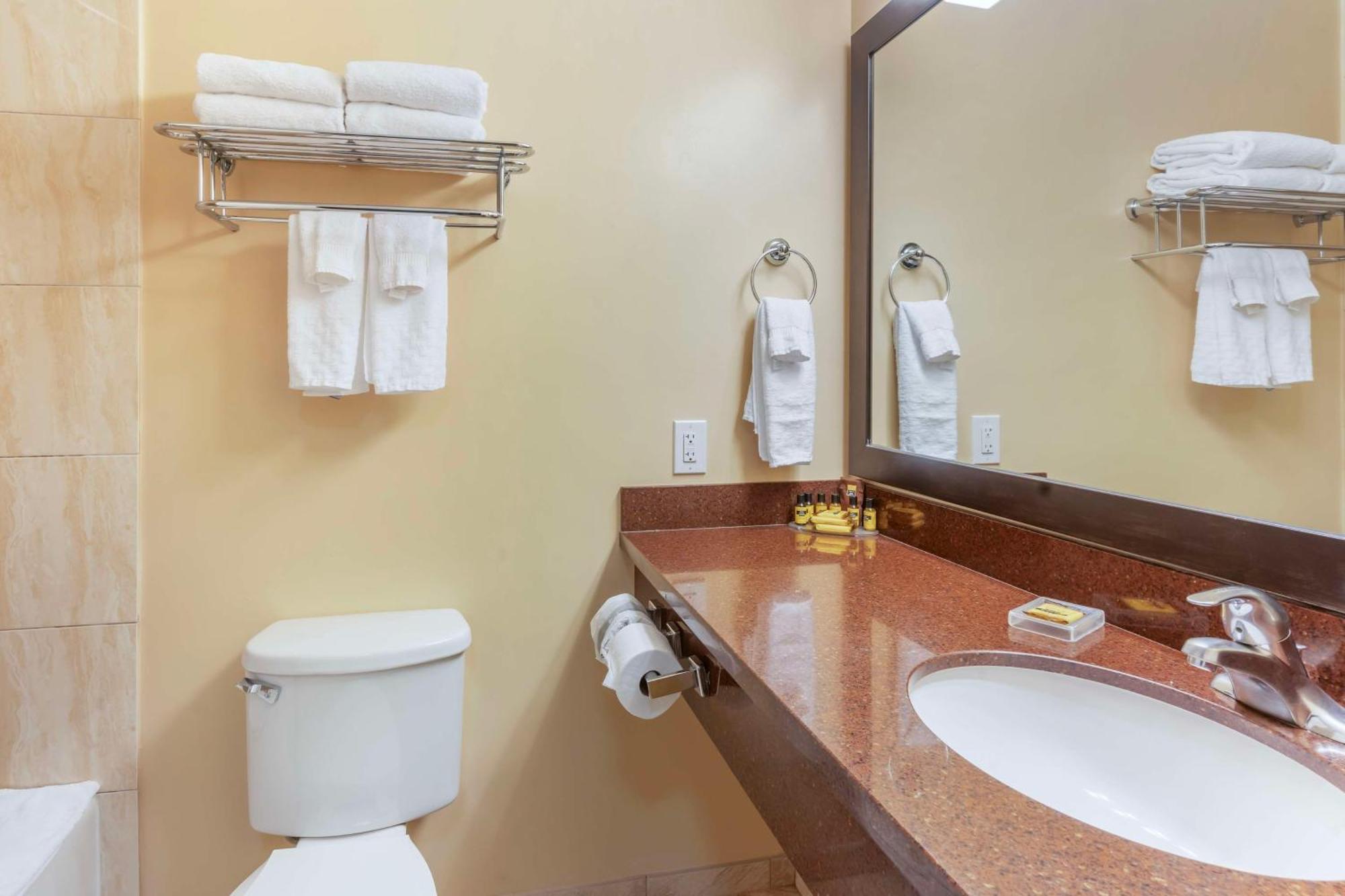 Motel Western Airport Plaza 3*
