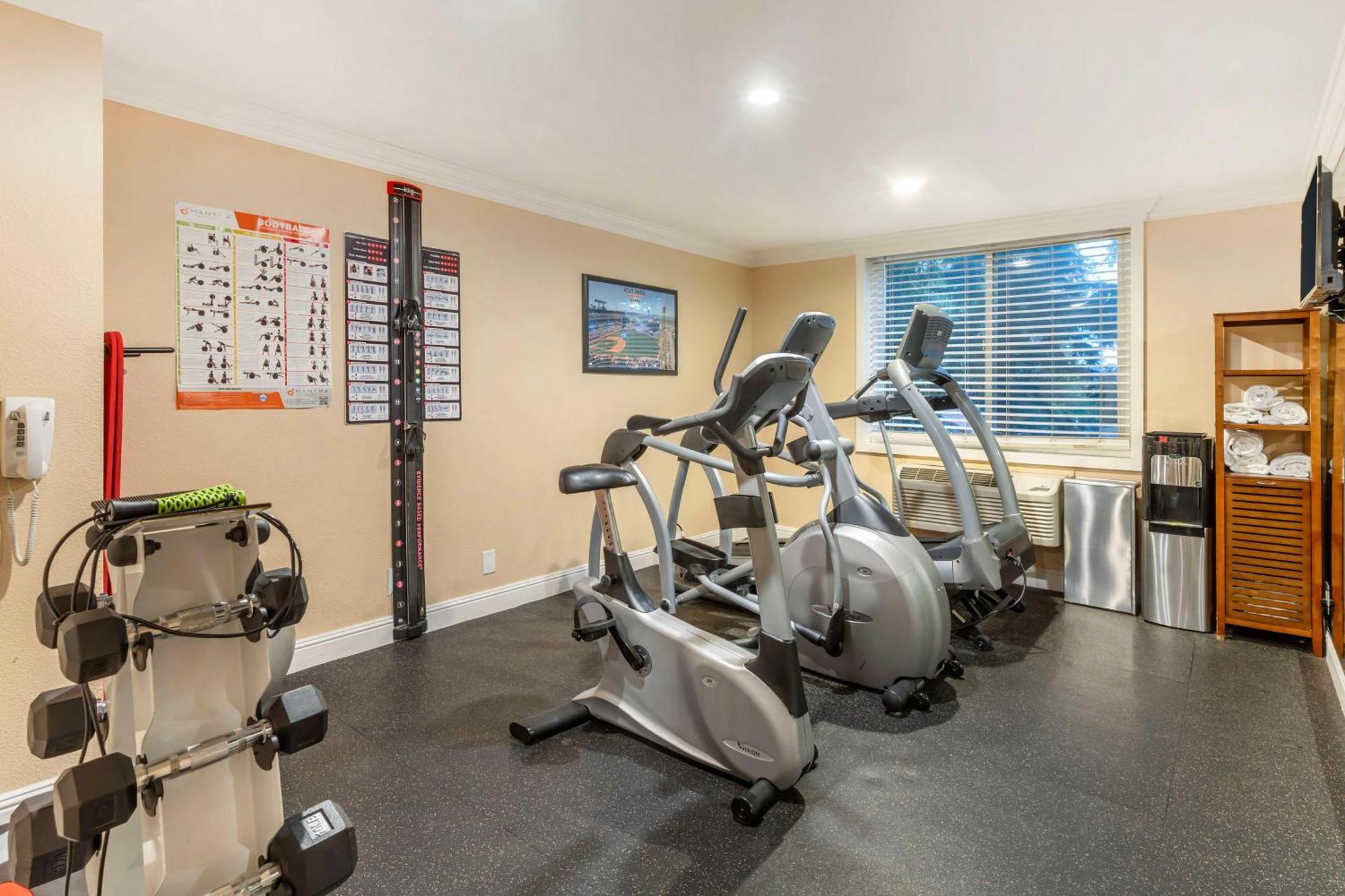 Western Airport Plaza 3* San Jose