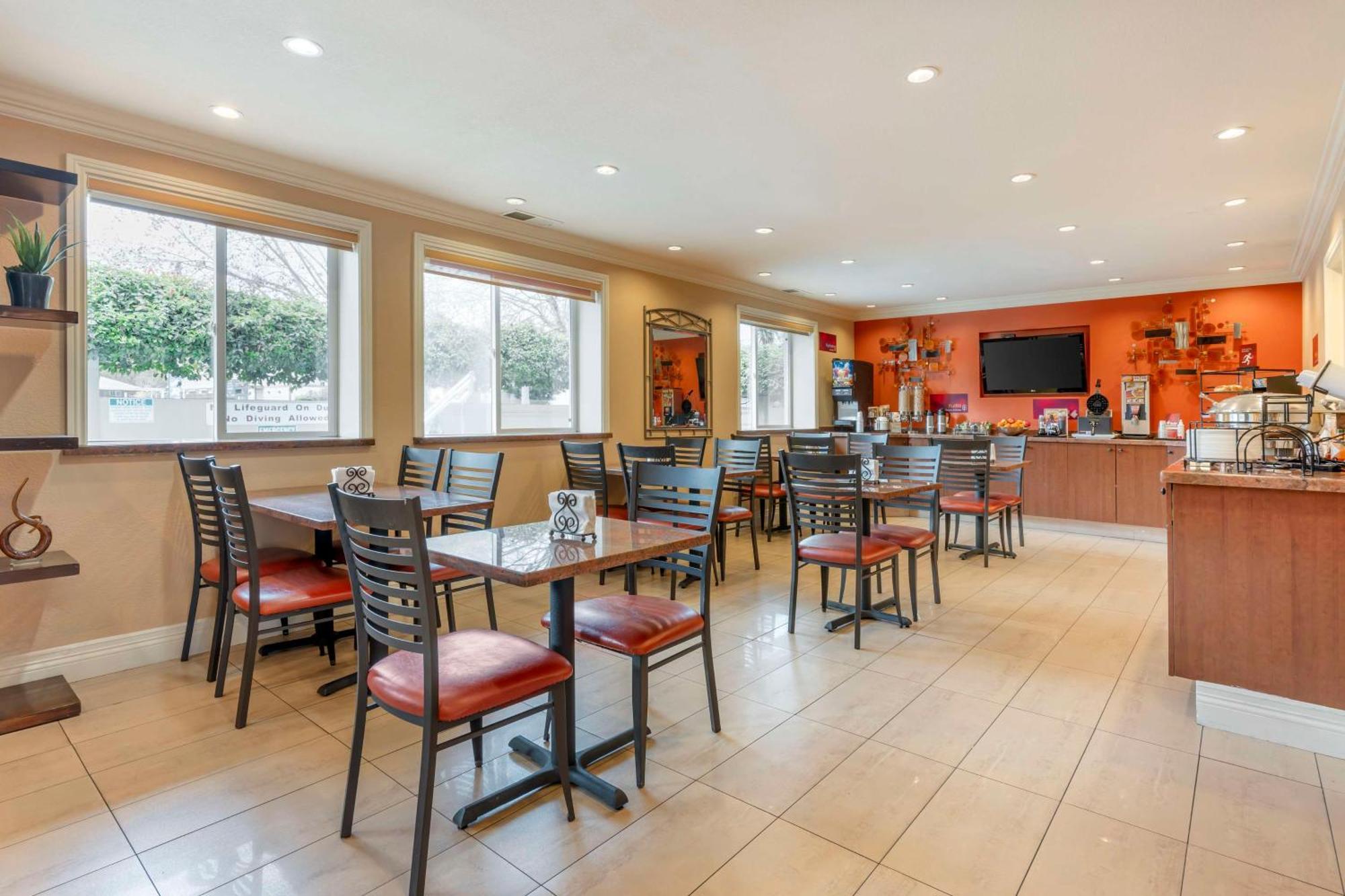 Western Airport Plaza 3* San Jose
