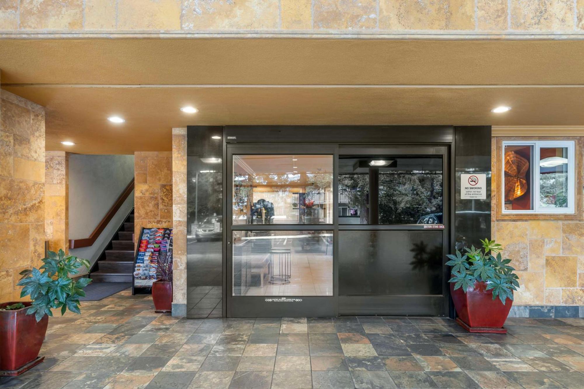 Western Airport Plaza 3* San Jose