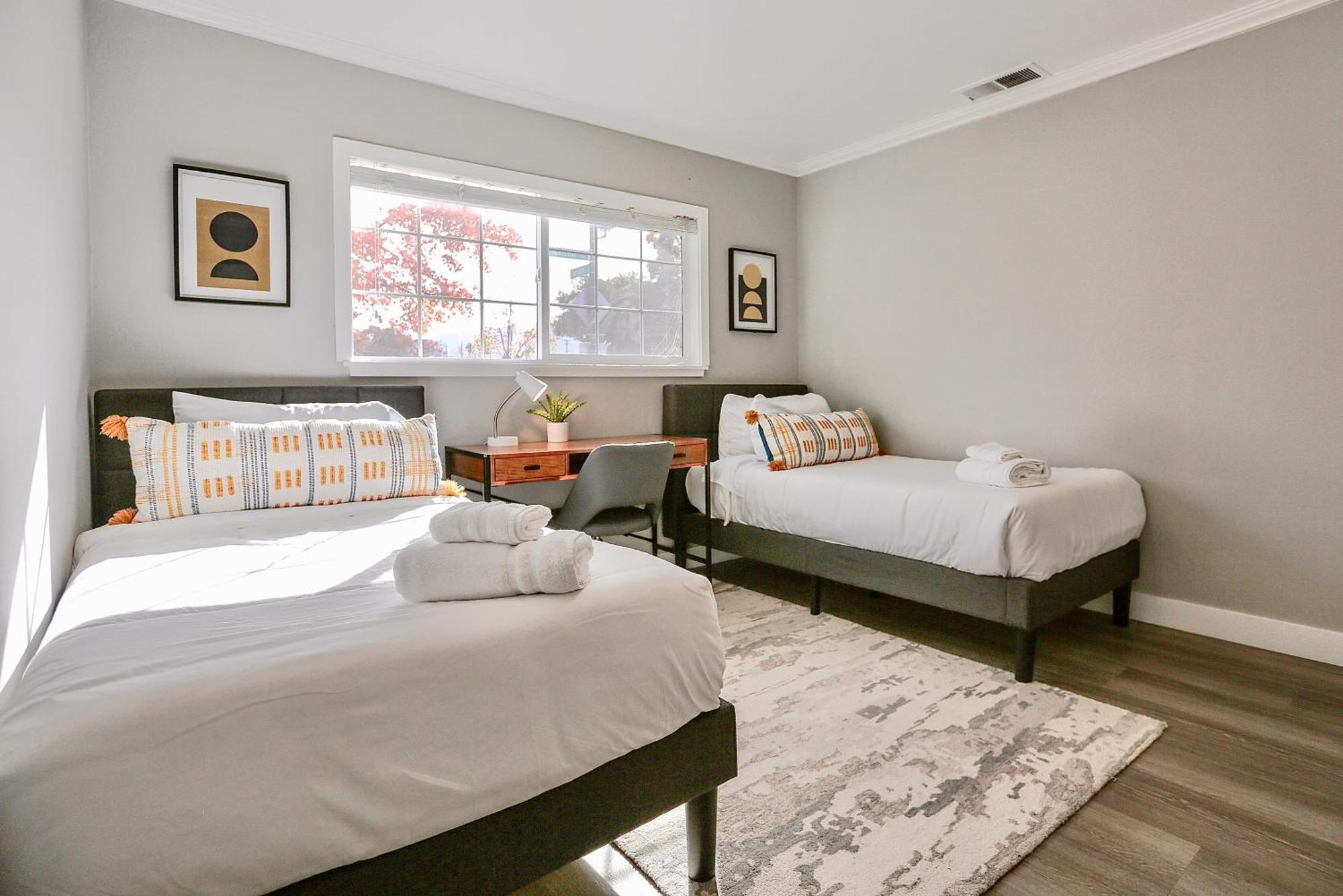 4br Sweet Prime Location - 2 Master Br *