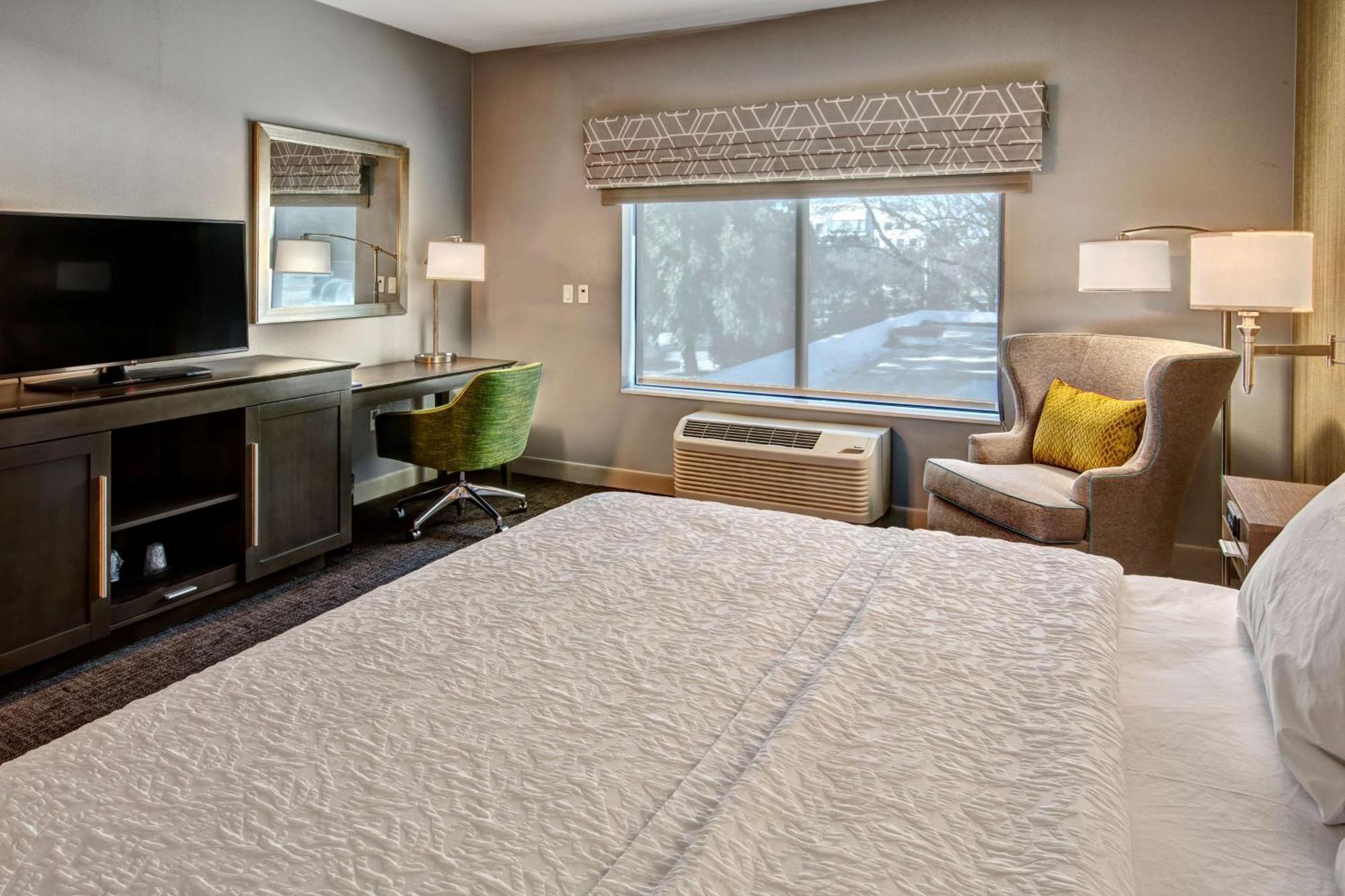 Hotel Hampton & Airport