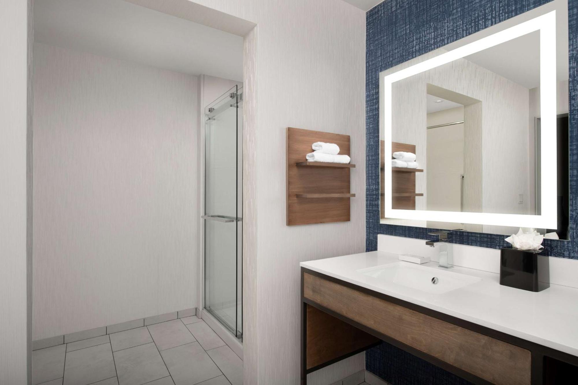 Hotel Hilton Garden Airport 3*