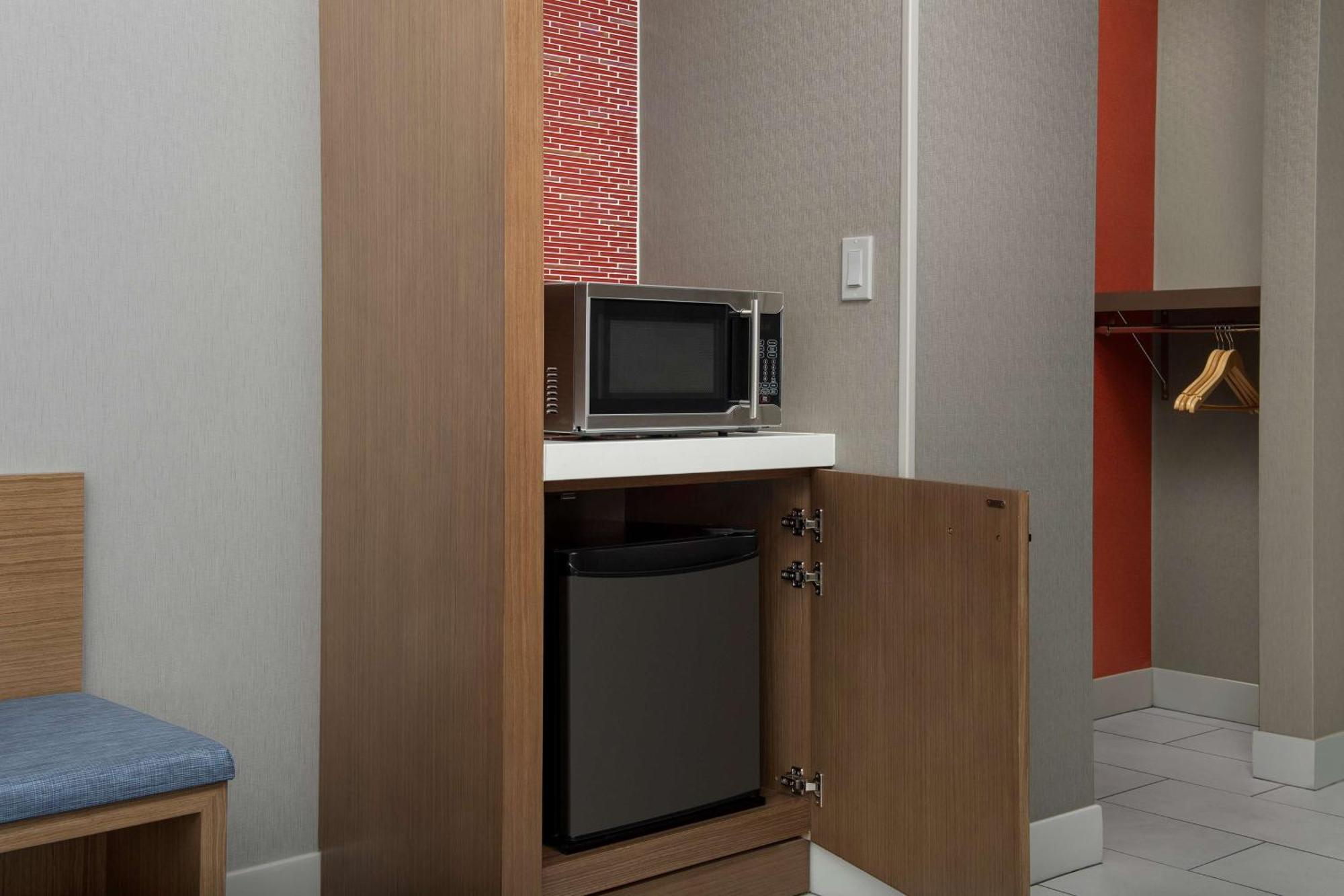 Hotel Hilton Garden Airport 3*