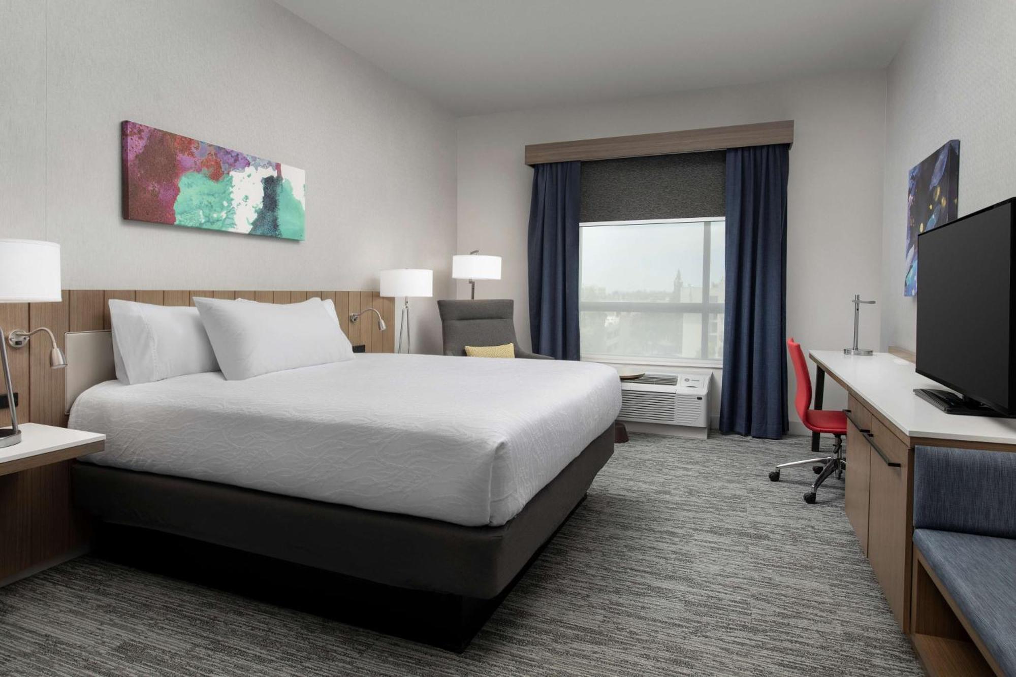 Hilton Garden Airport 3*