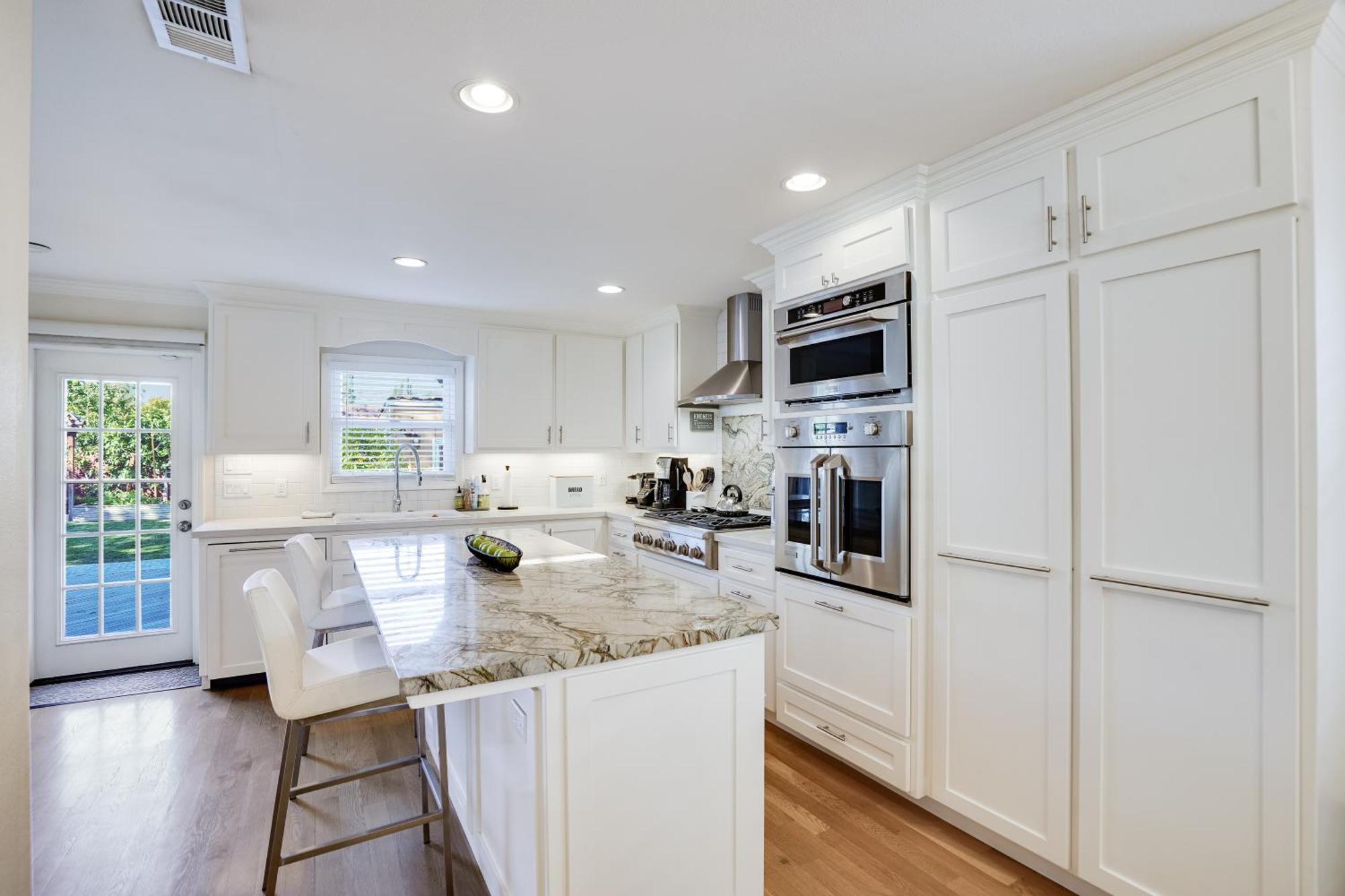 Relax In A Gorgeous 6 Person Quaint San Jose
