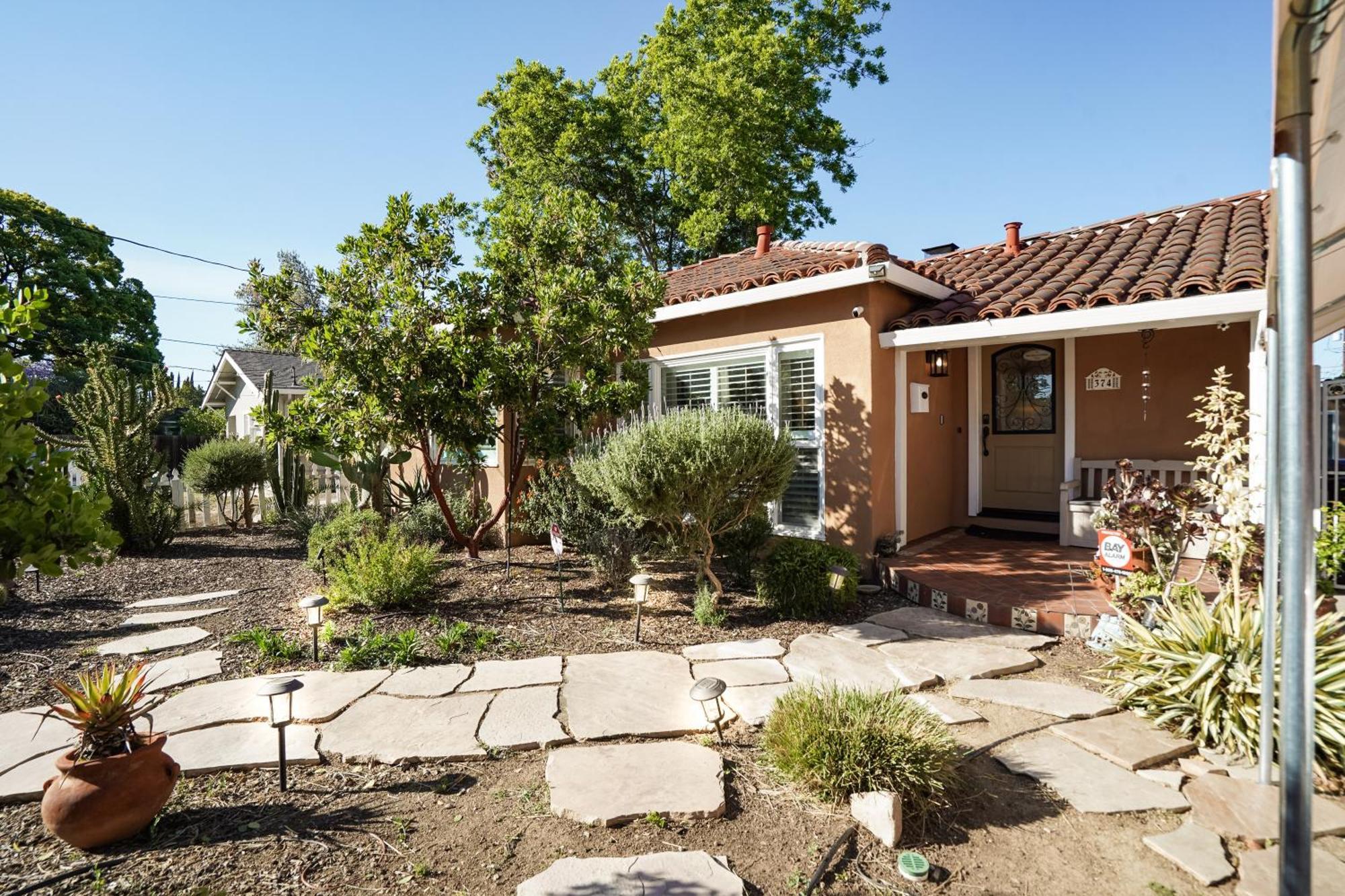 Relax In A Gorgeous 6 Person Quaint San Jose