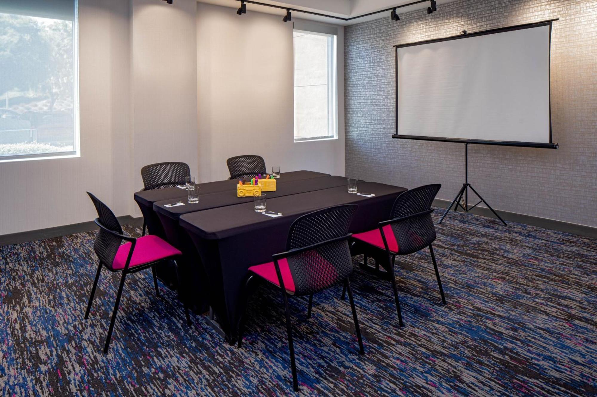 Hotel Aloft Santa Clara - North San Jose