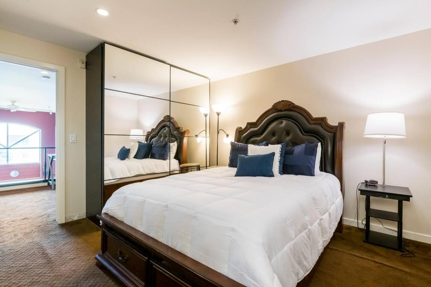 Sj Elite Loft Sleek Sophistication Holiday home San Jose