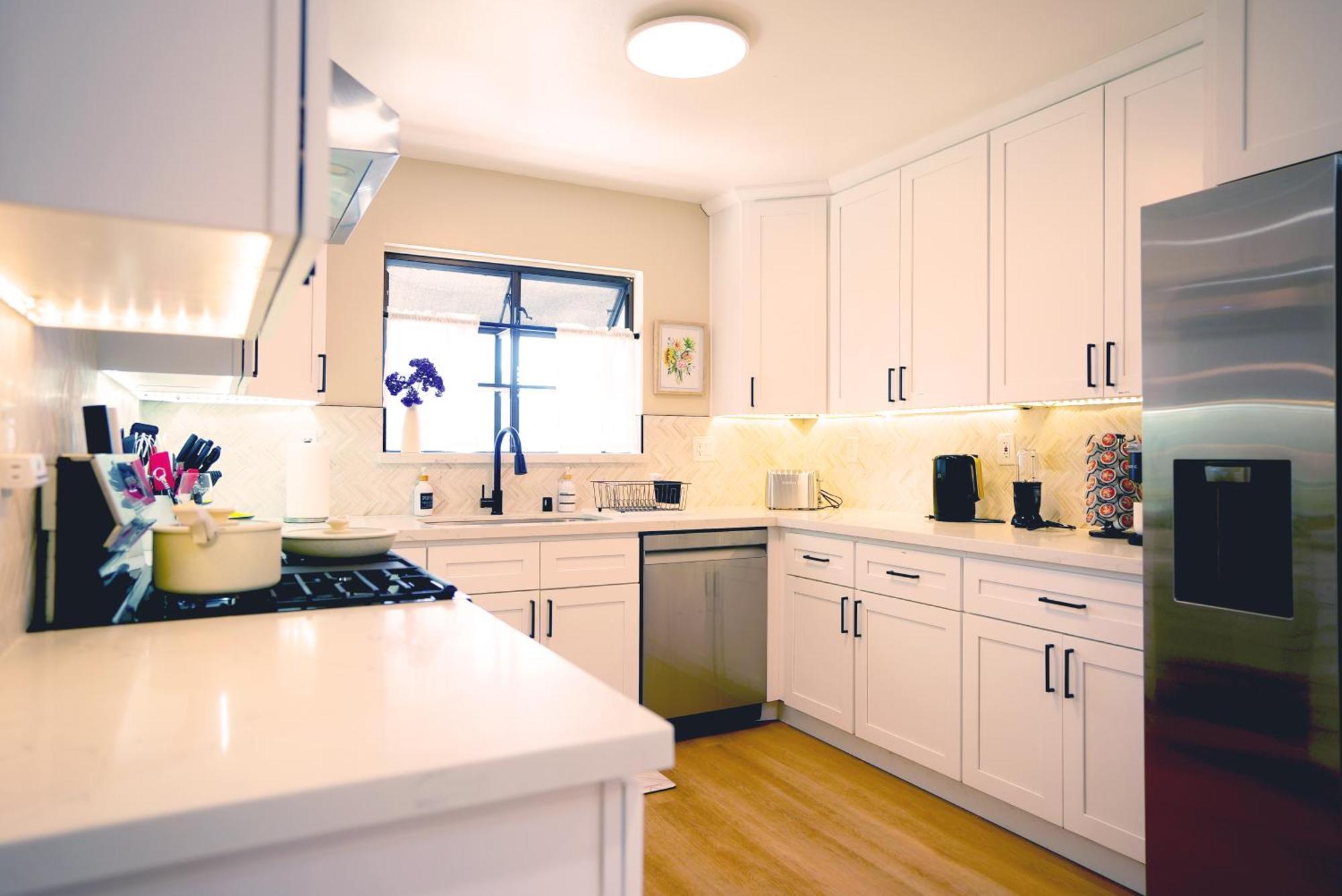Spacious Lux 3br: Prime Location Villa *
