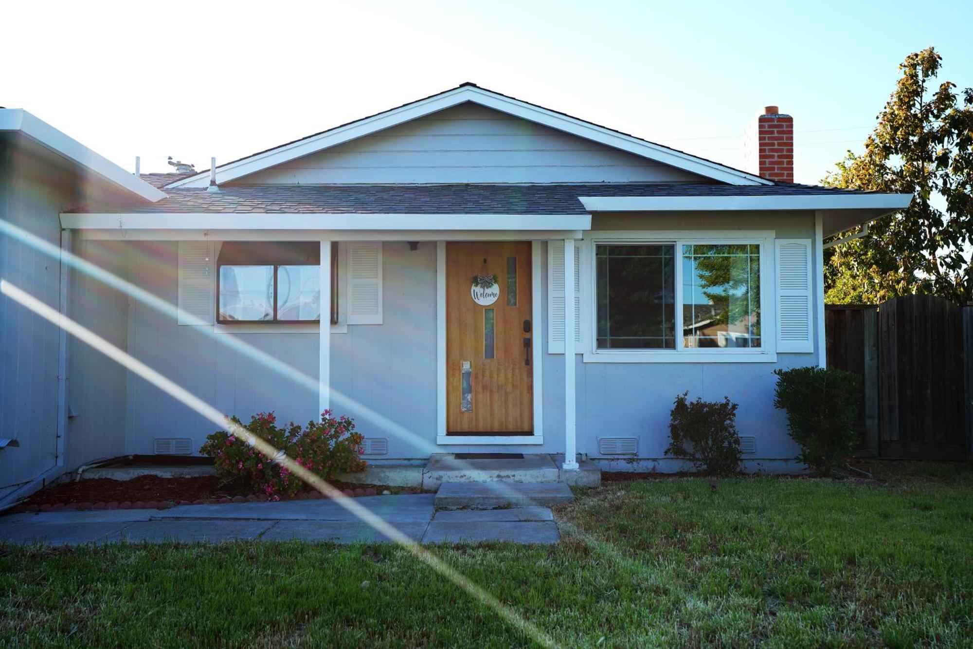 Spacious Lux 3br: Prime Location *