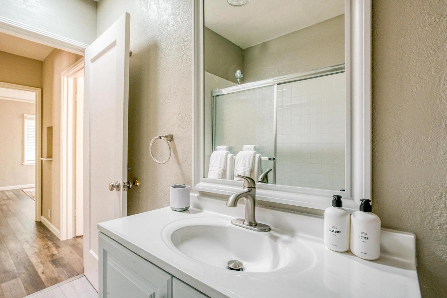 3br W Patio Nr Entertainment Food Sfo-1546 Holiday home San Jose