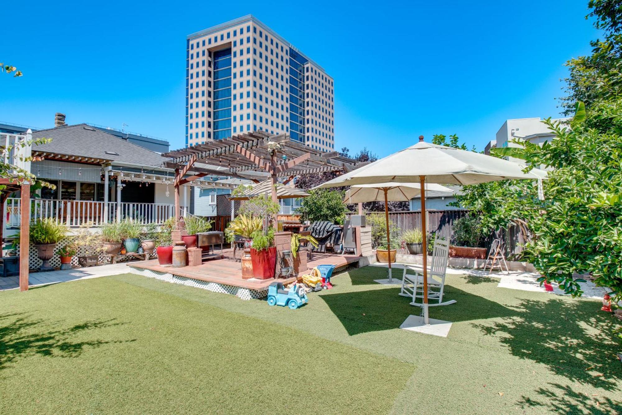 Apartment Downtown With Deck 1 Mi To Sap Center! *