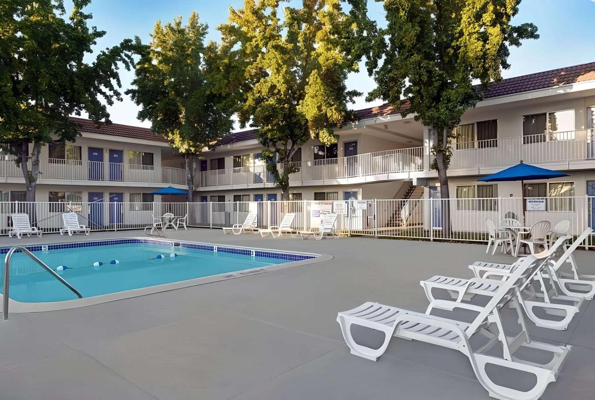Inn Park By Radisson, 2*