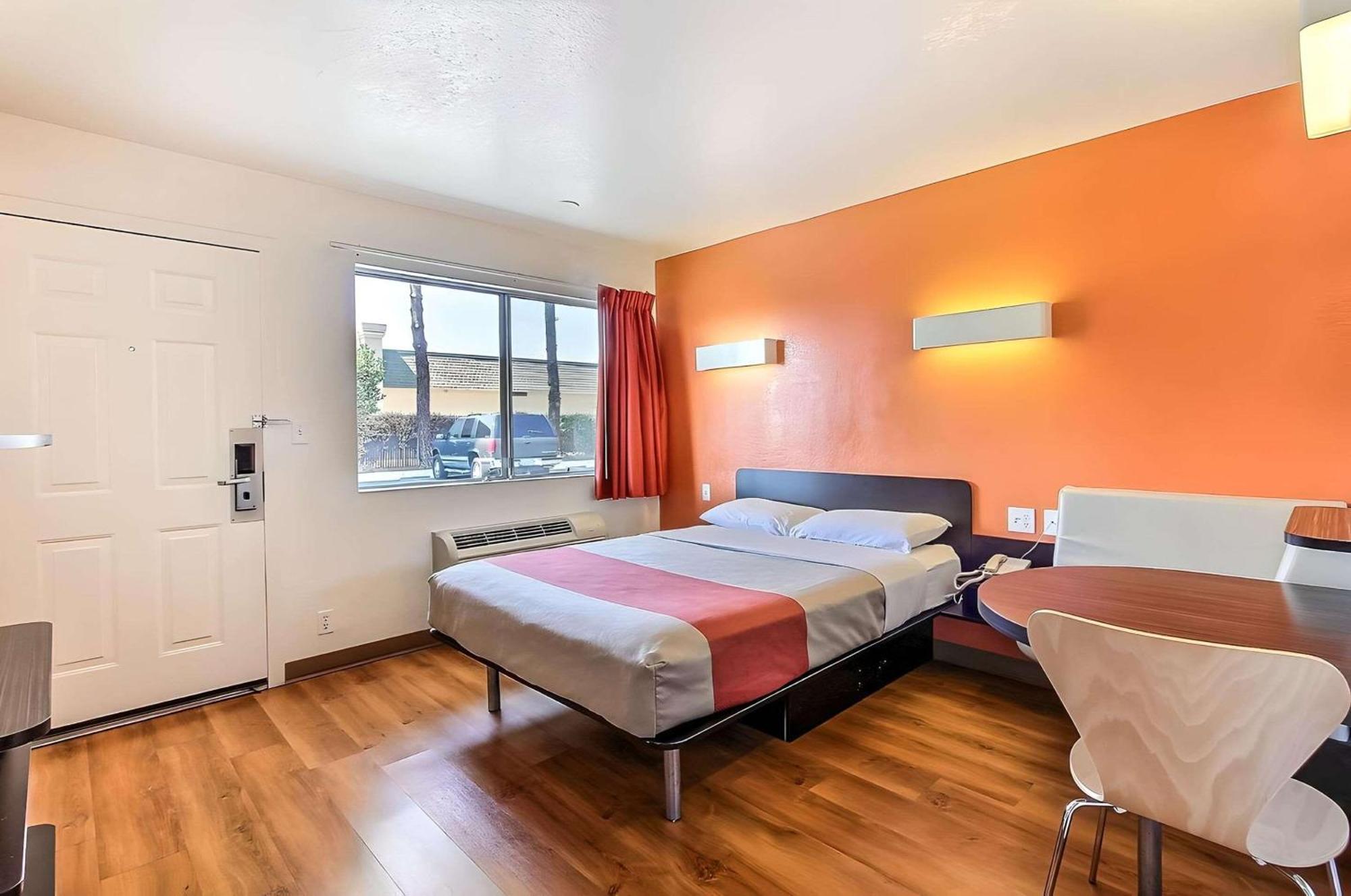Park By Radisson, 2*