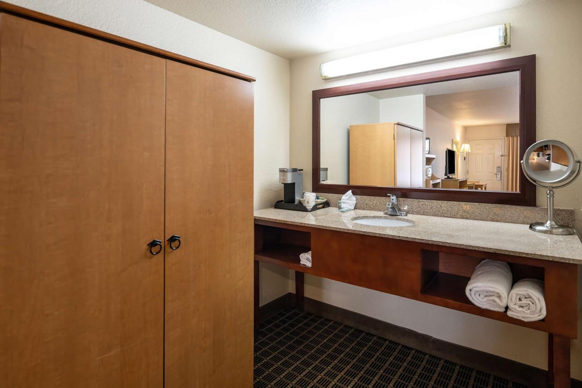 Hotel Surestayplus By Western 3*