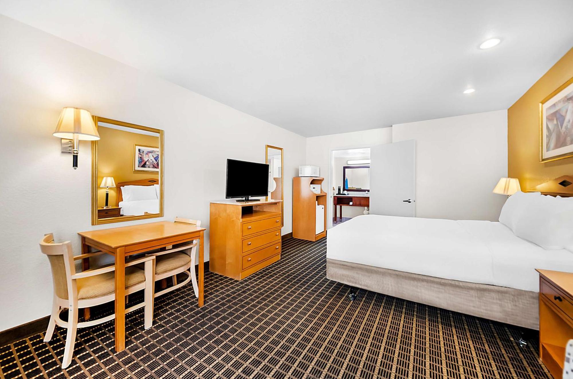Hotel Surestayplus By Western San Jose