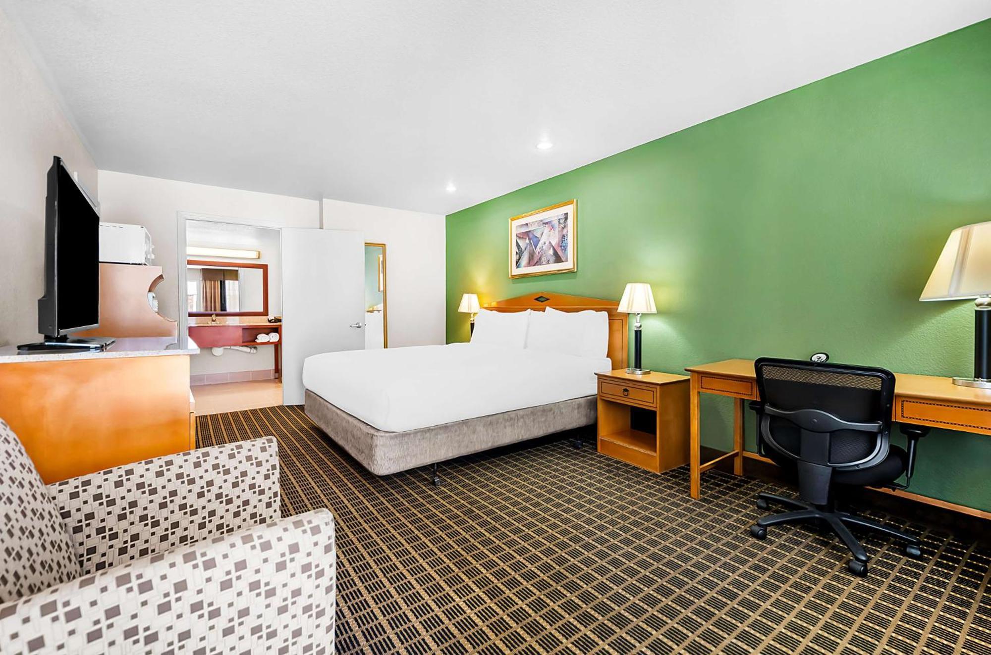 Hotel Surestayplus By Western 3*
