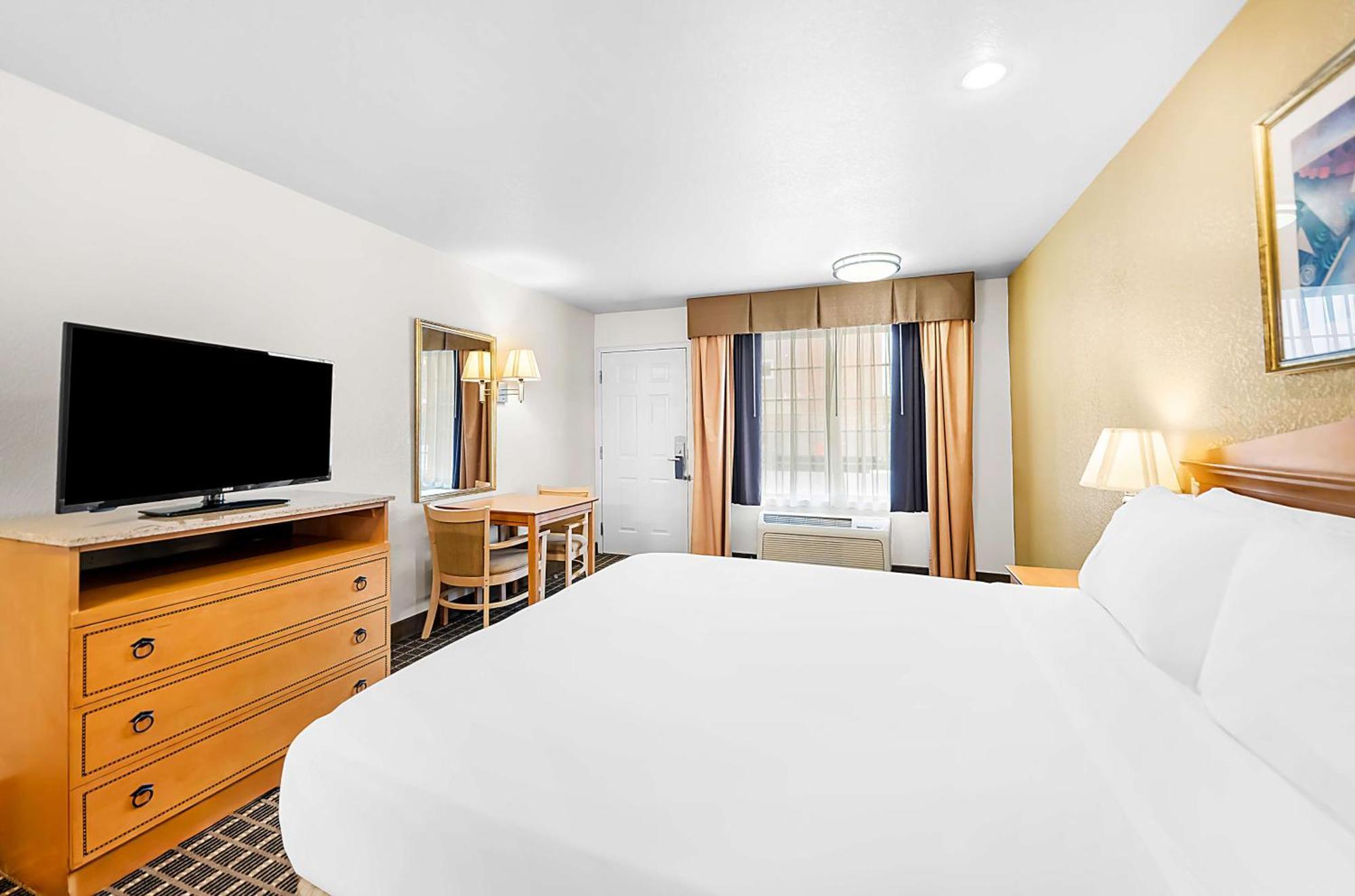 Hotel Surestayplus By Western 3*