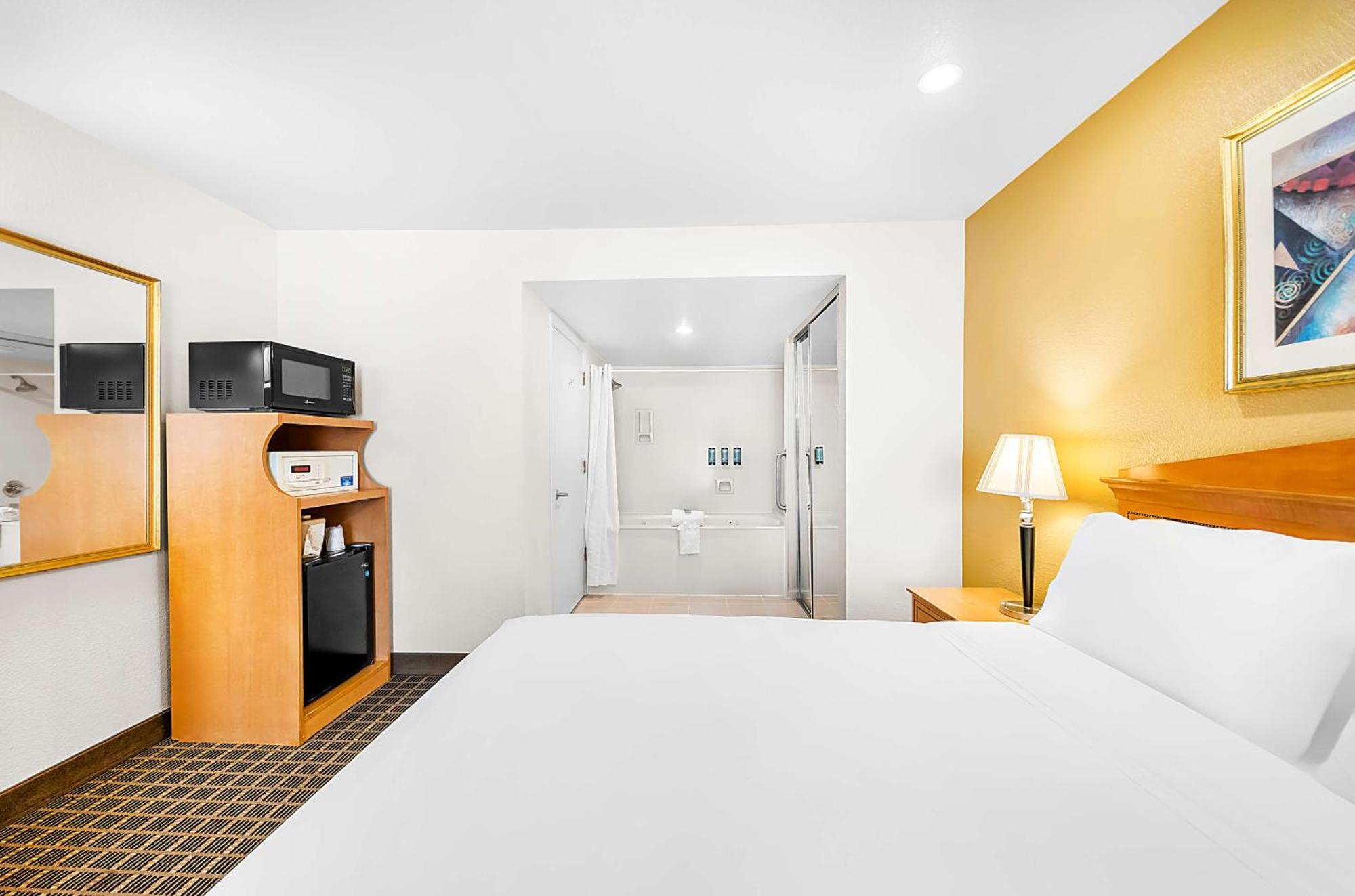 Surestayplus By Western Hotel San Jose