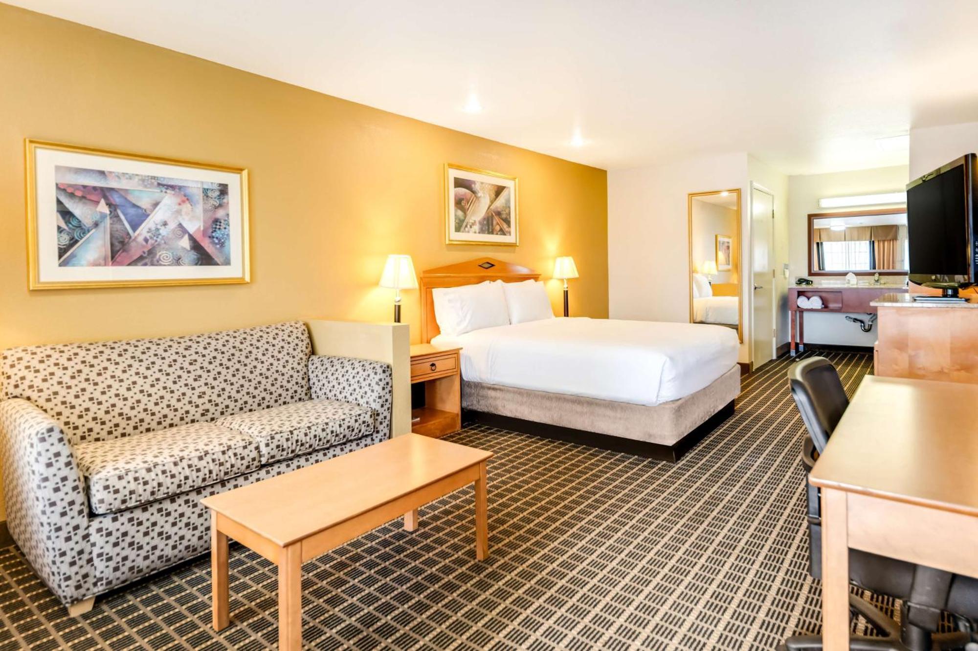 Hotel Surestayplus By Western 3*