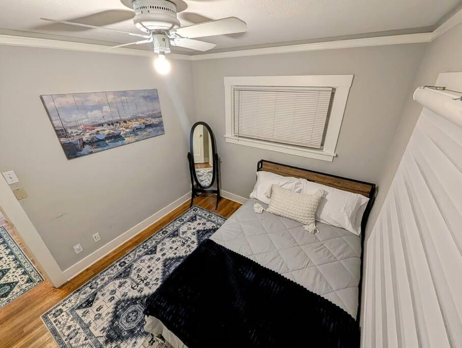 Holiday home Single Family House 2b1b, California King Bed, Crib, 2 Tvs Near Downtown, Sjc Airport *
