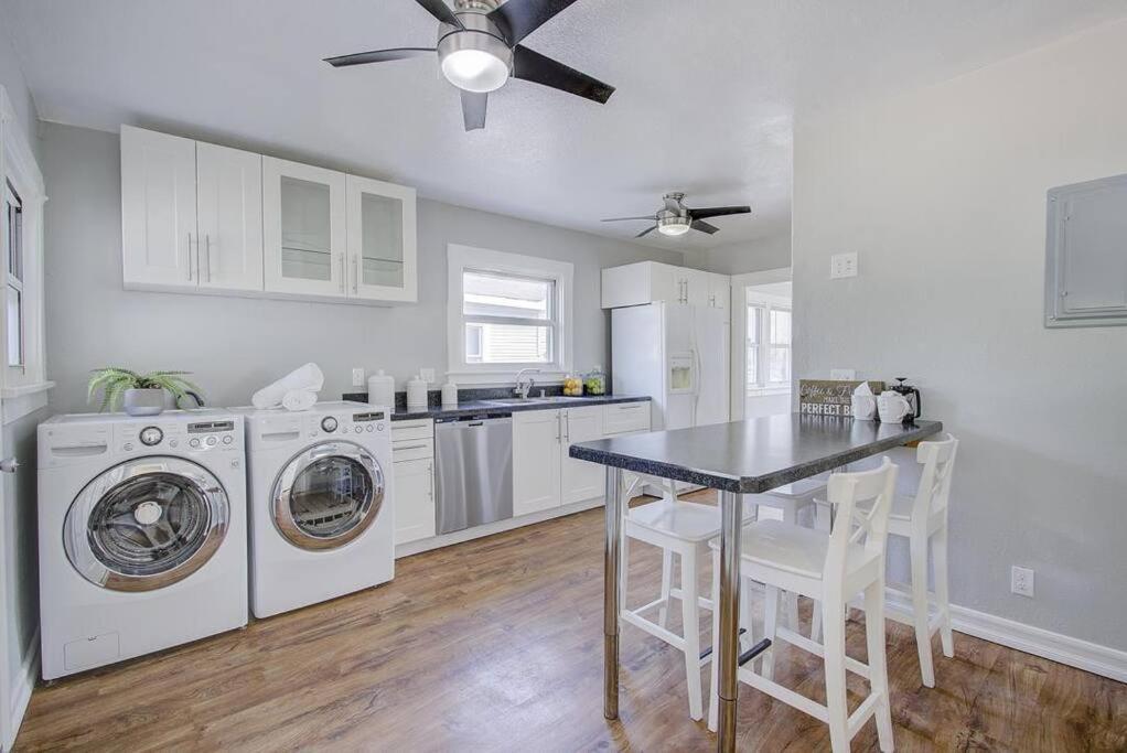 Holiday home Single Family House 2b1b, California King Bed, Crib, 2 Tvs Near Downtown, Sjc Airport