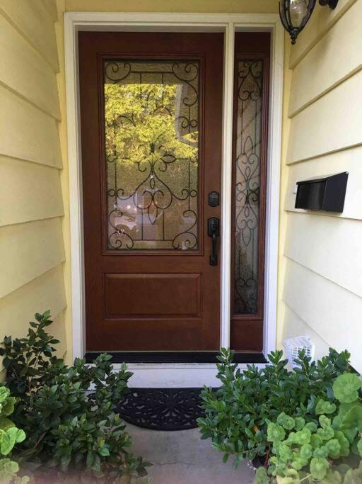 Gorgeous House In A Great And Campbell Area *