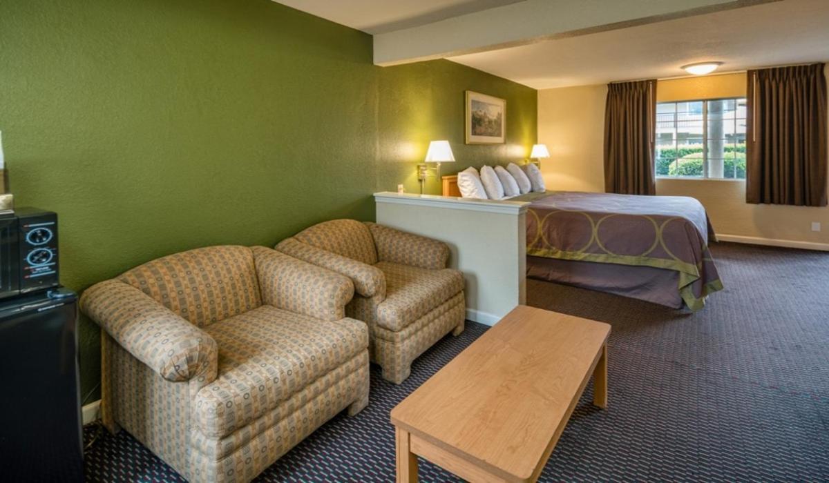 Rose Garden - Airport Hotel
