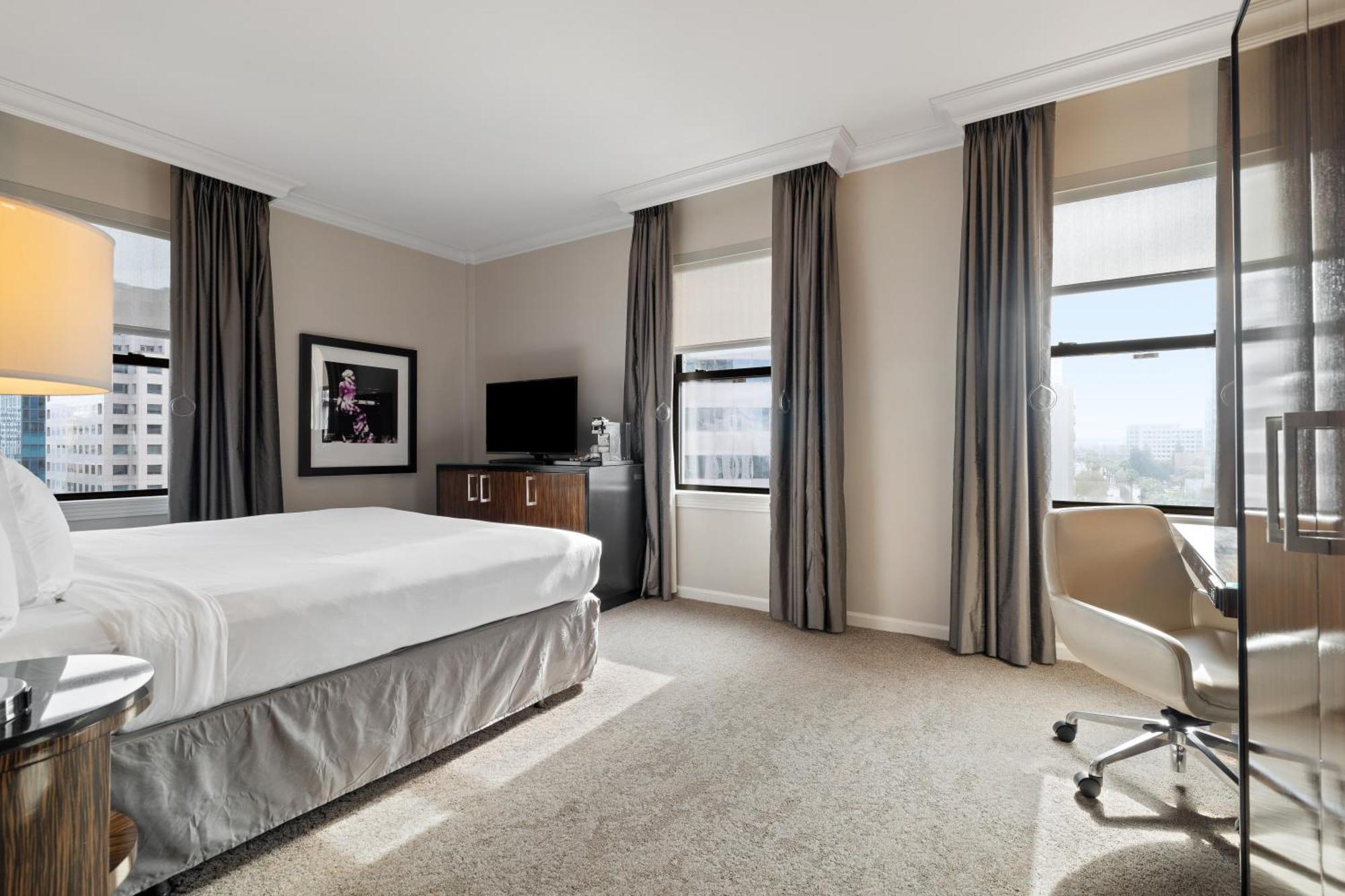 De Anza Hotel 4*
