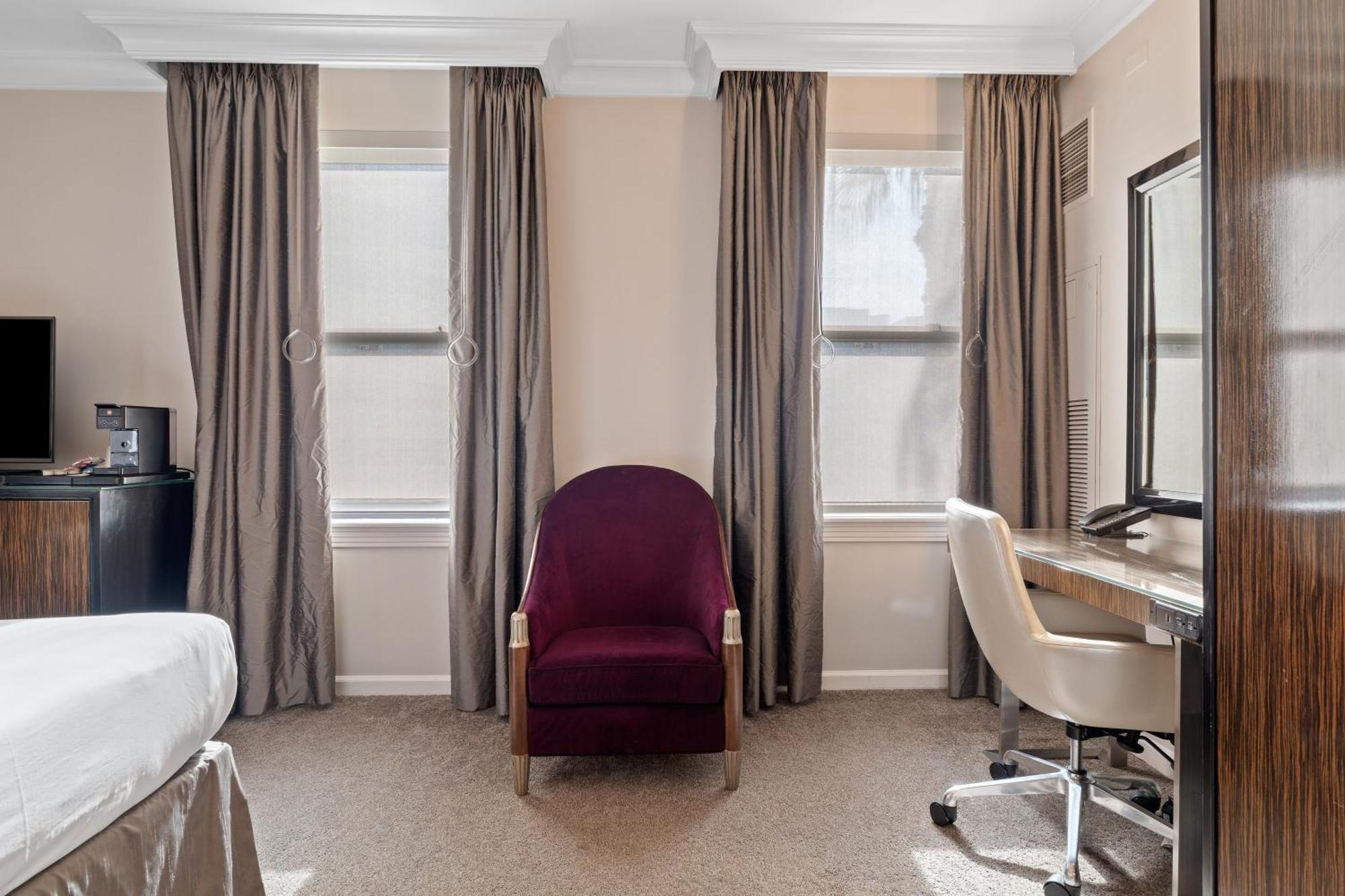 Hotel De Anza 4*