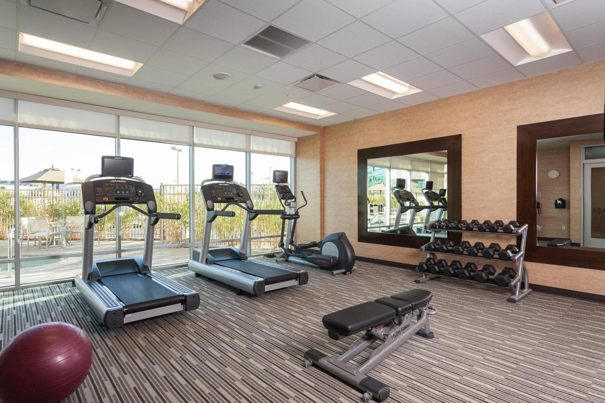 Hotel Courtyard By Marriott North/ Silicon Valley 3*