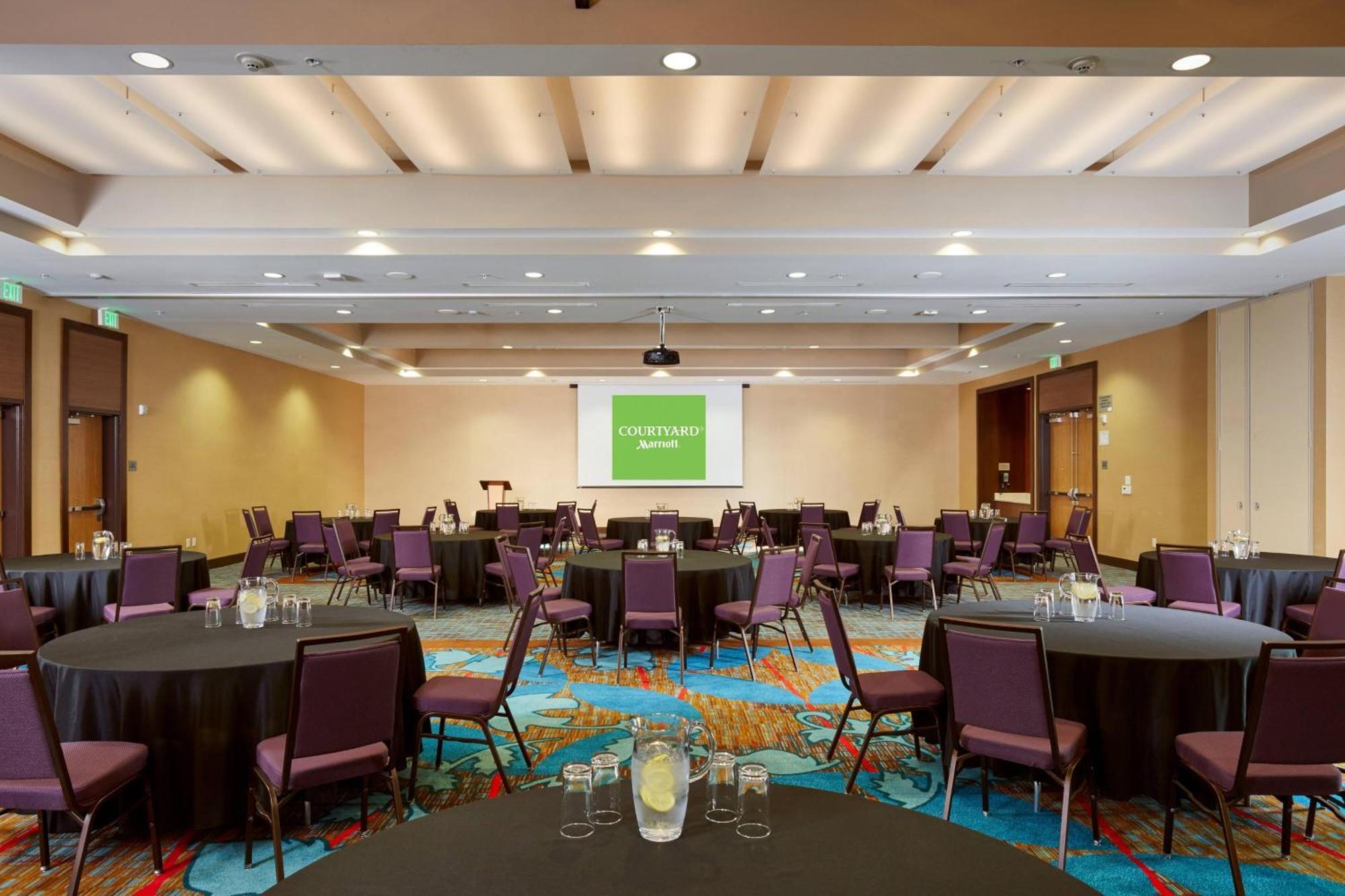 Courtyard By Marriott North/ Silicon Valley