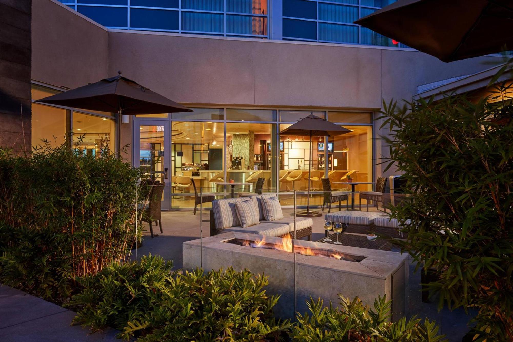 Courtyard By Marriott North/ Silicon Valley Hotel